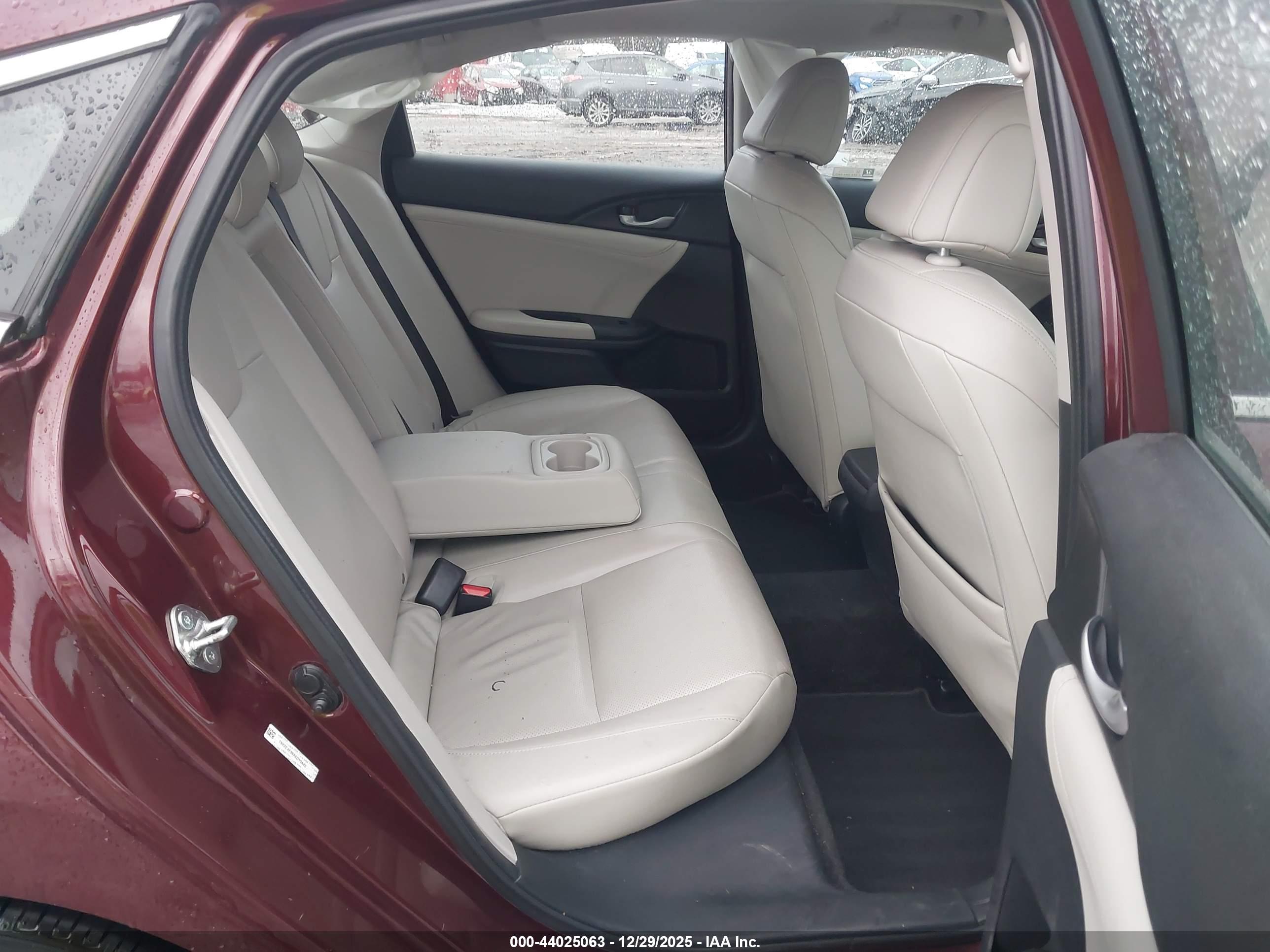 HONDA INSIGHT image 8