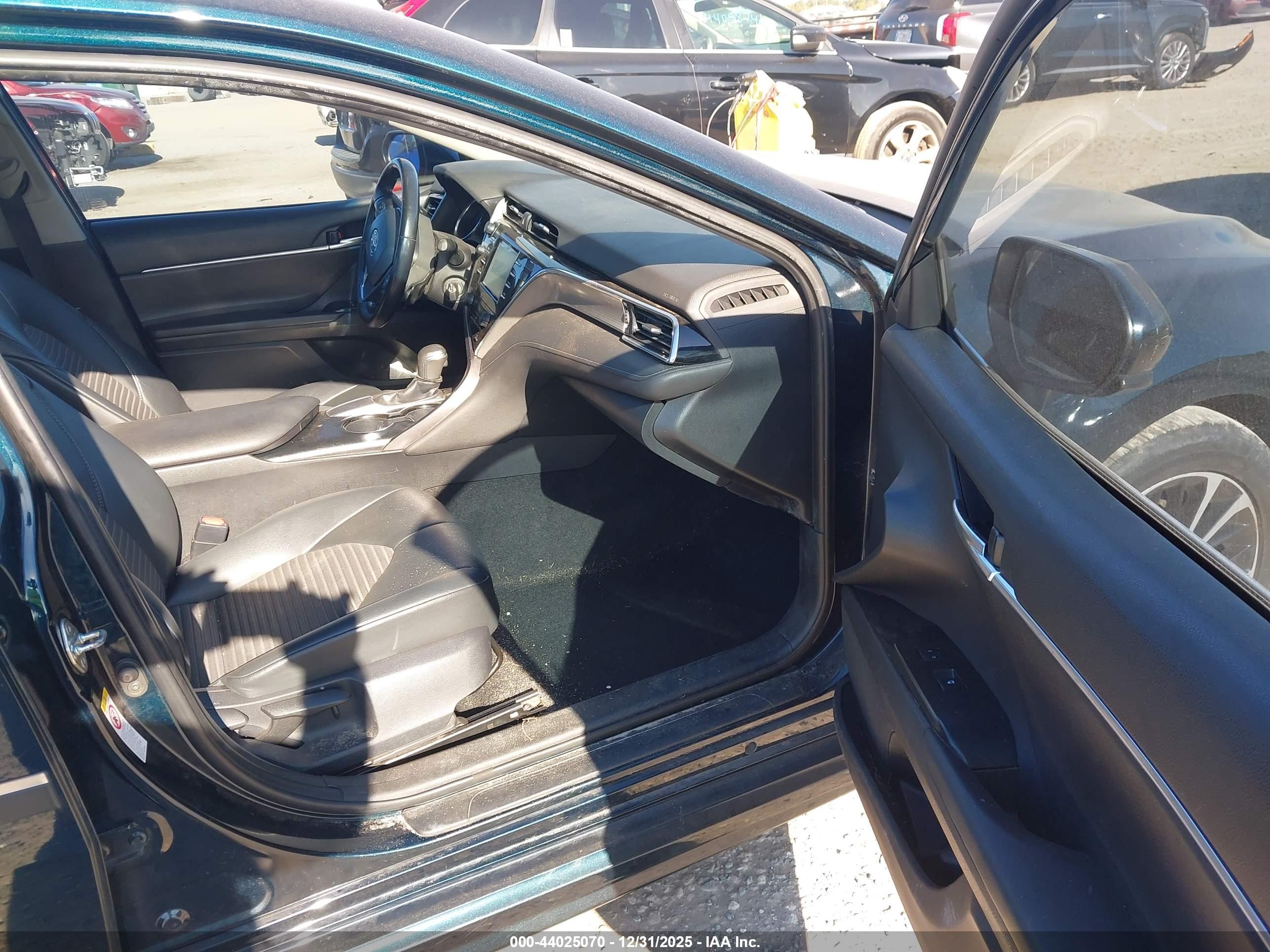 TOYOTA CAMRY image 5