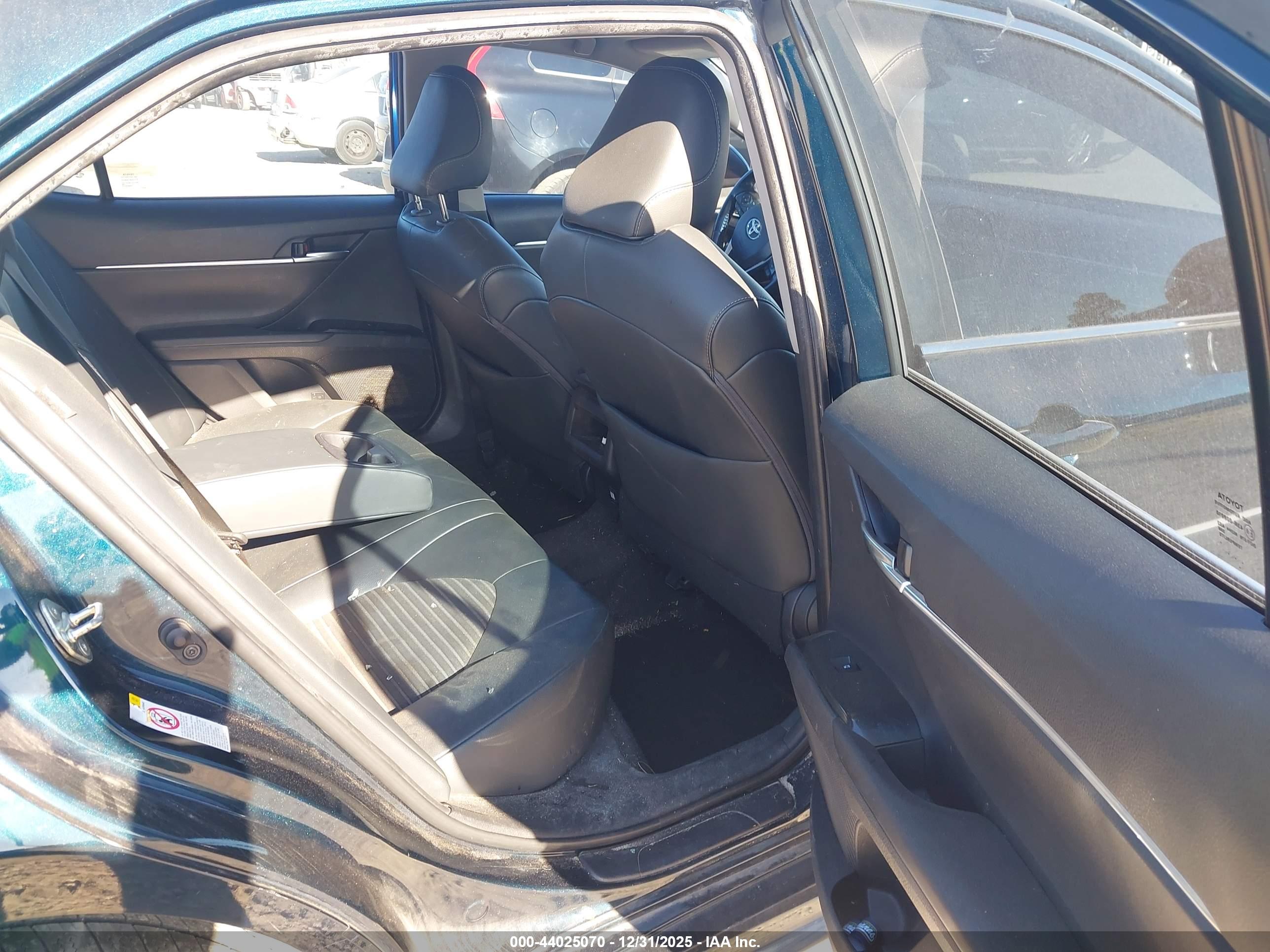 TOYOTA CAMRY image 8