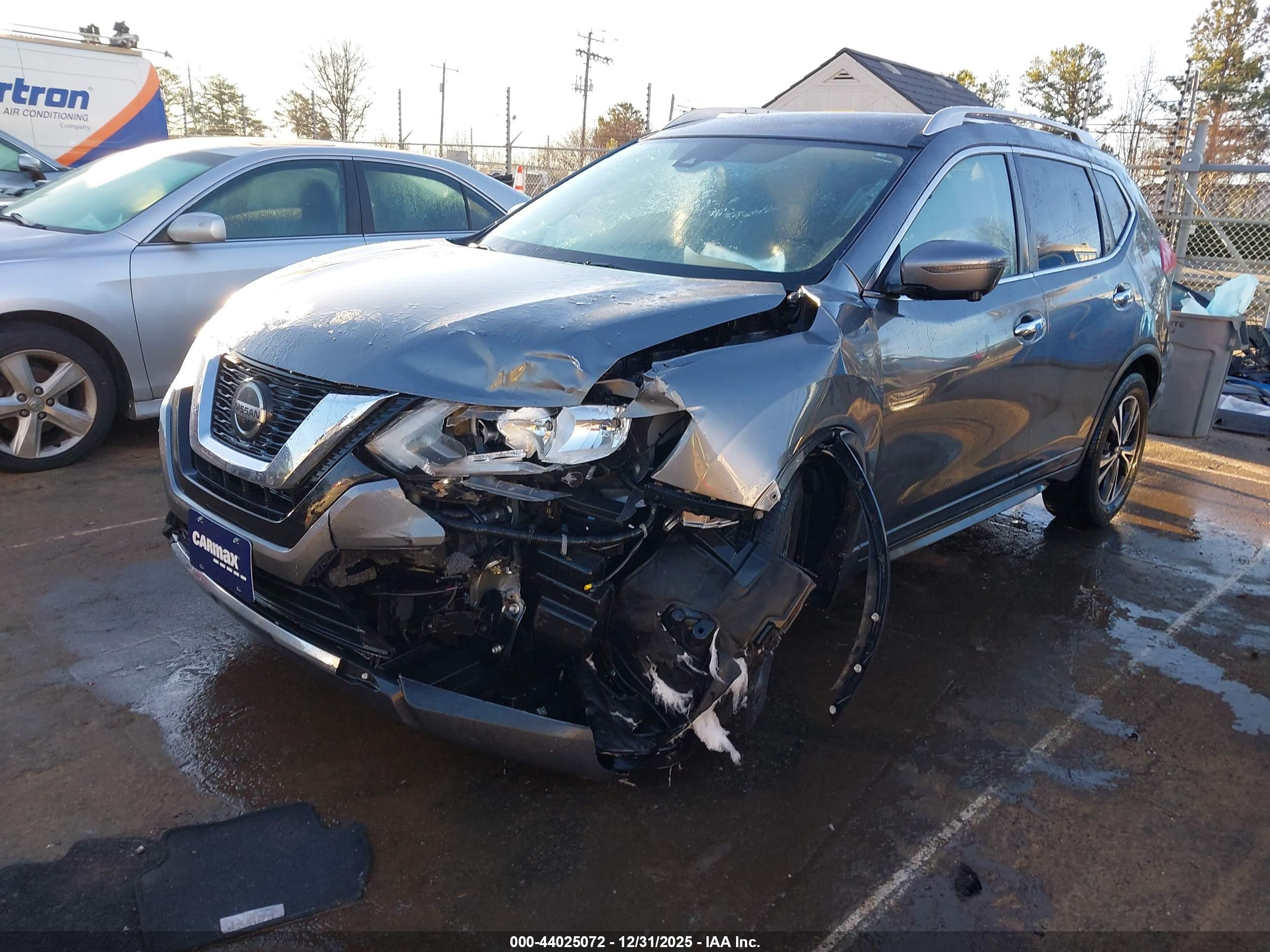 NISSAN ROGUE image 2