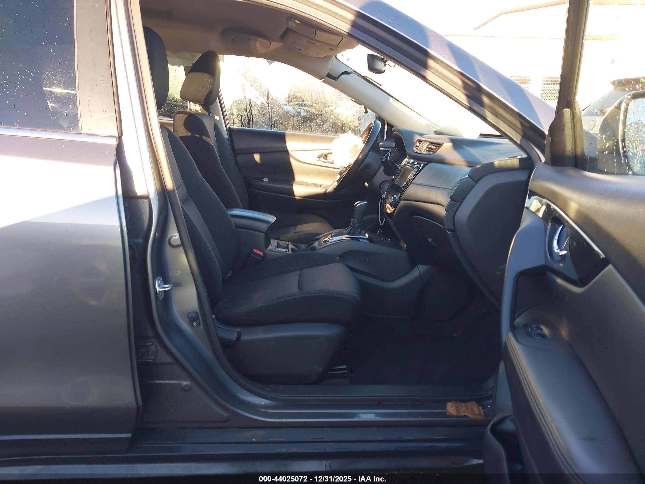 NISSAN ROGUE image 5