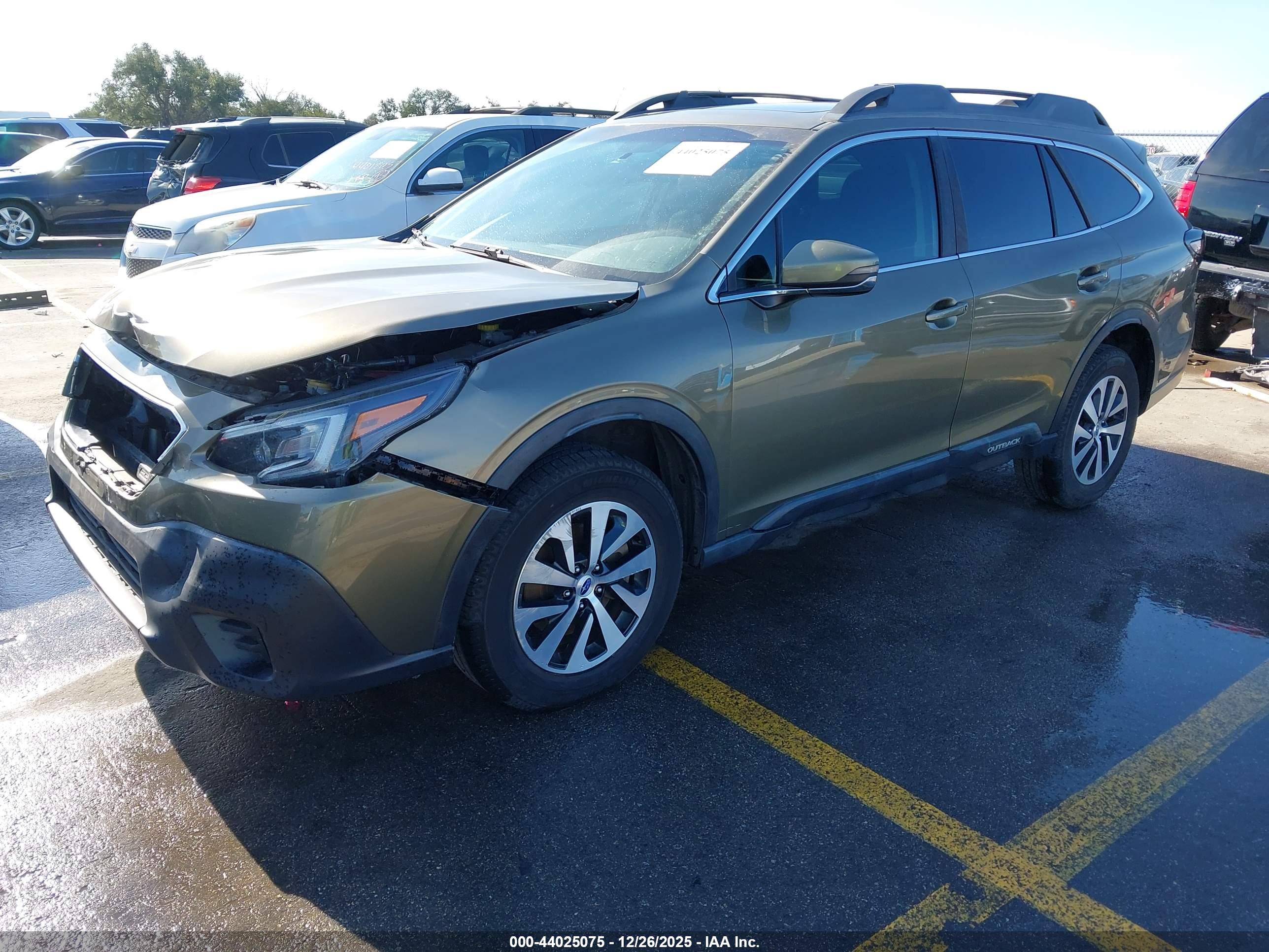 SUBARU OUTBACK image 2