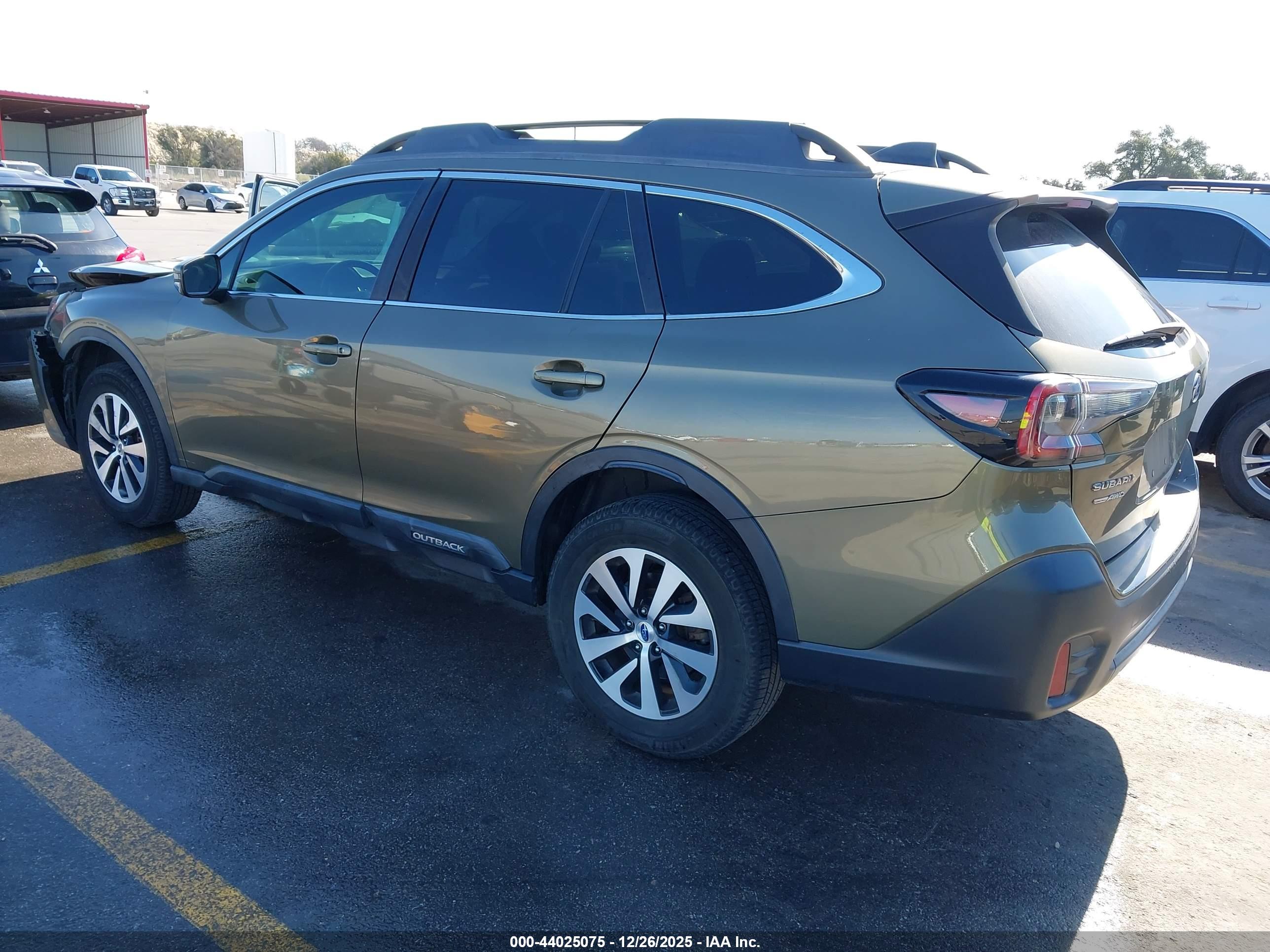 SUBARU OUTBACK image 3