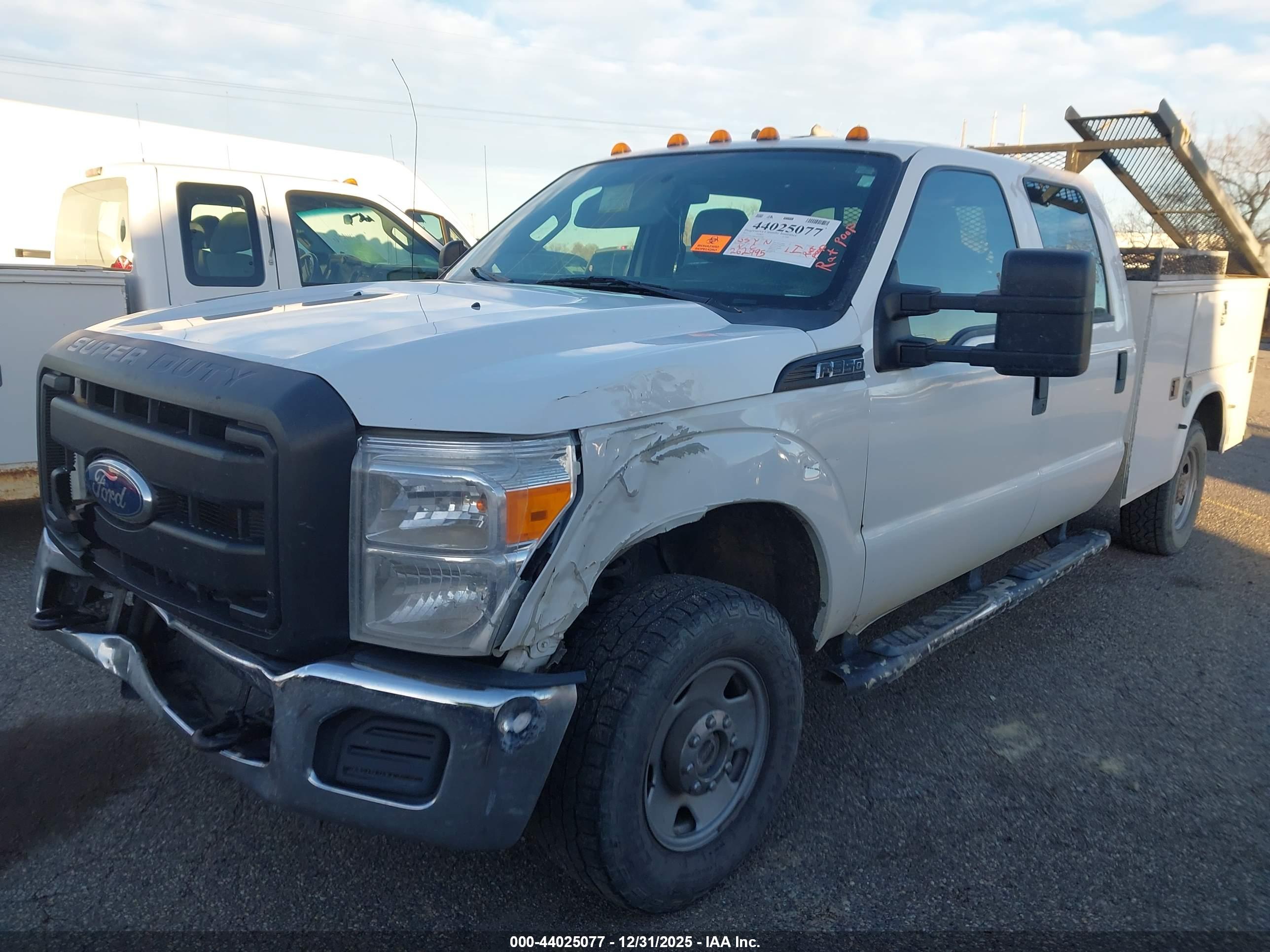 FORD F-350 image 2