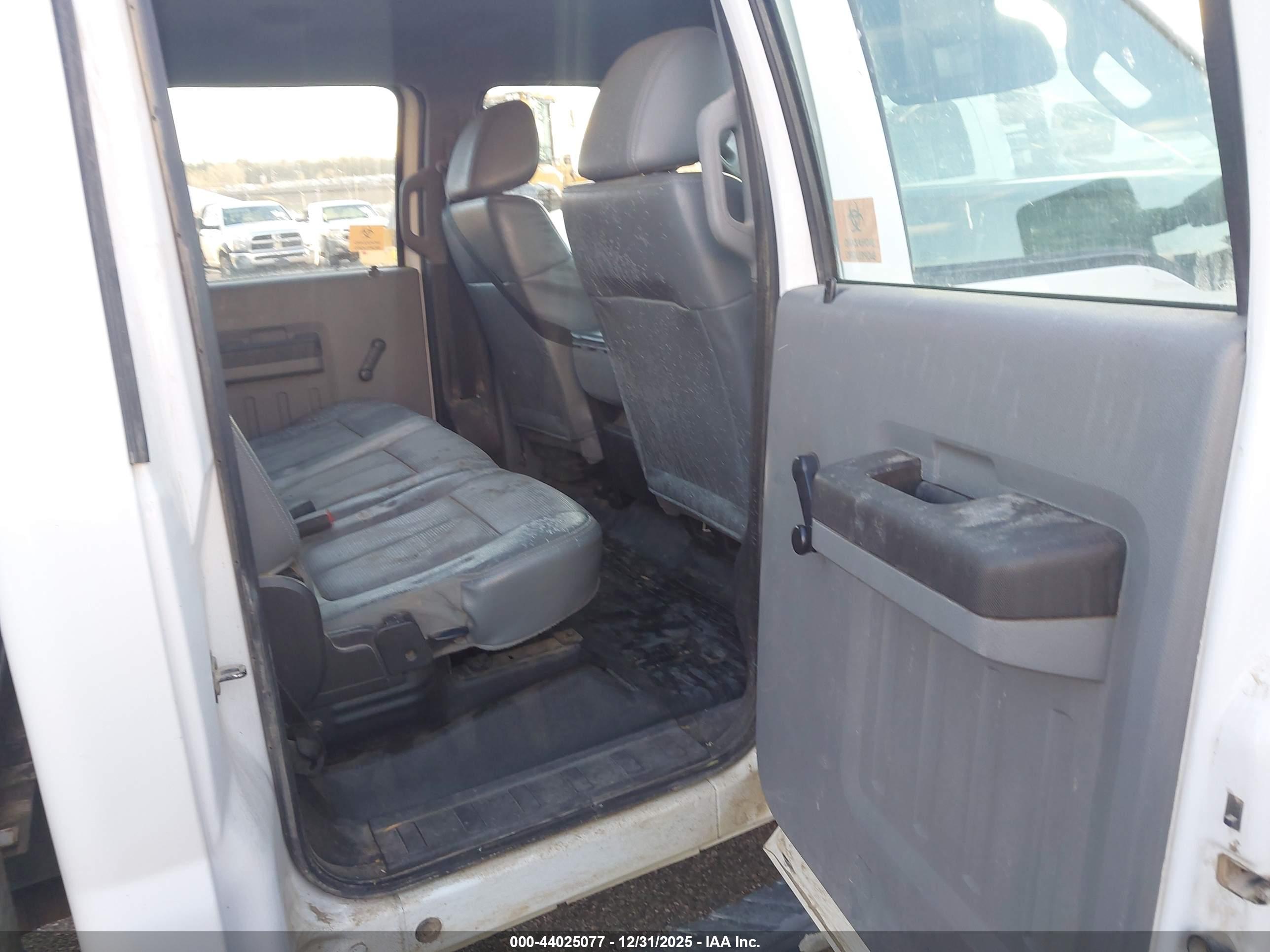 FORD F-350 image 8