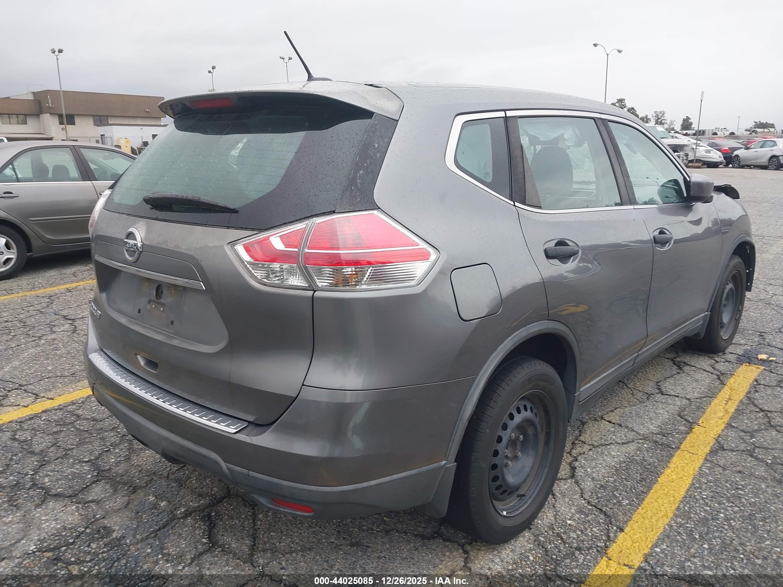 NISSAN ROGUE image 4