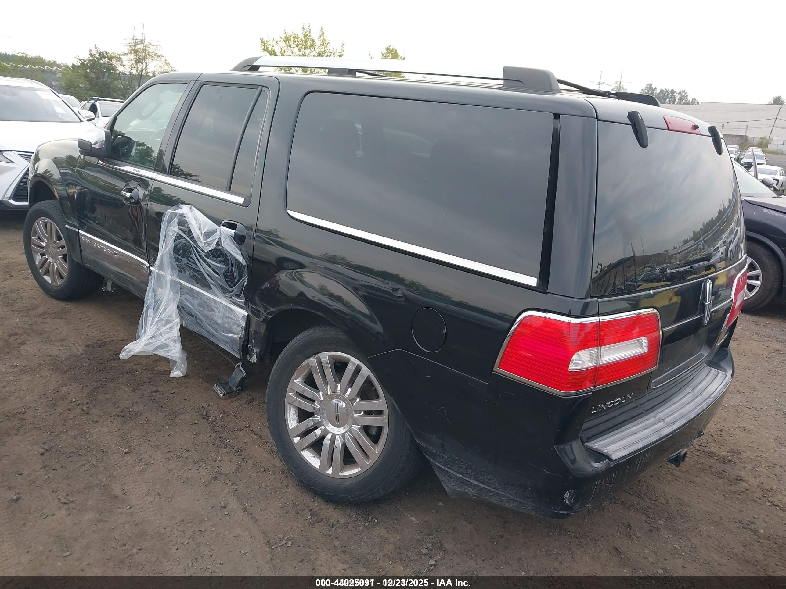 LINCOLN NAVIGATOR image 3