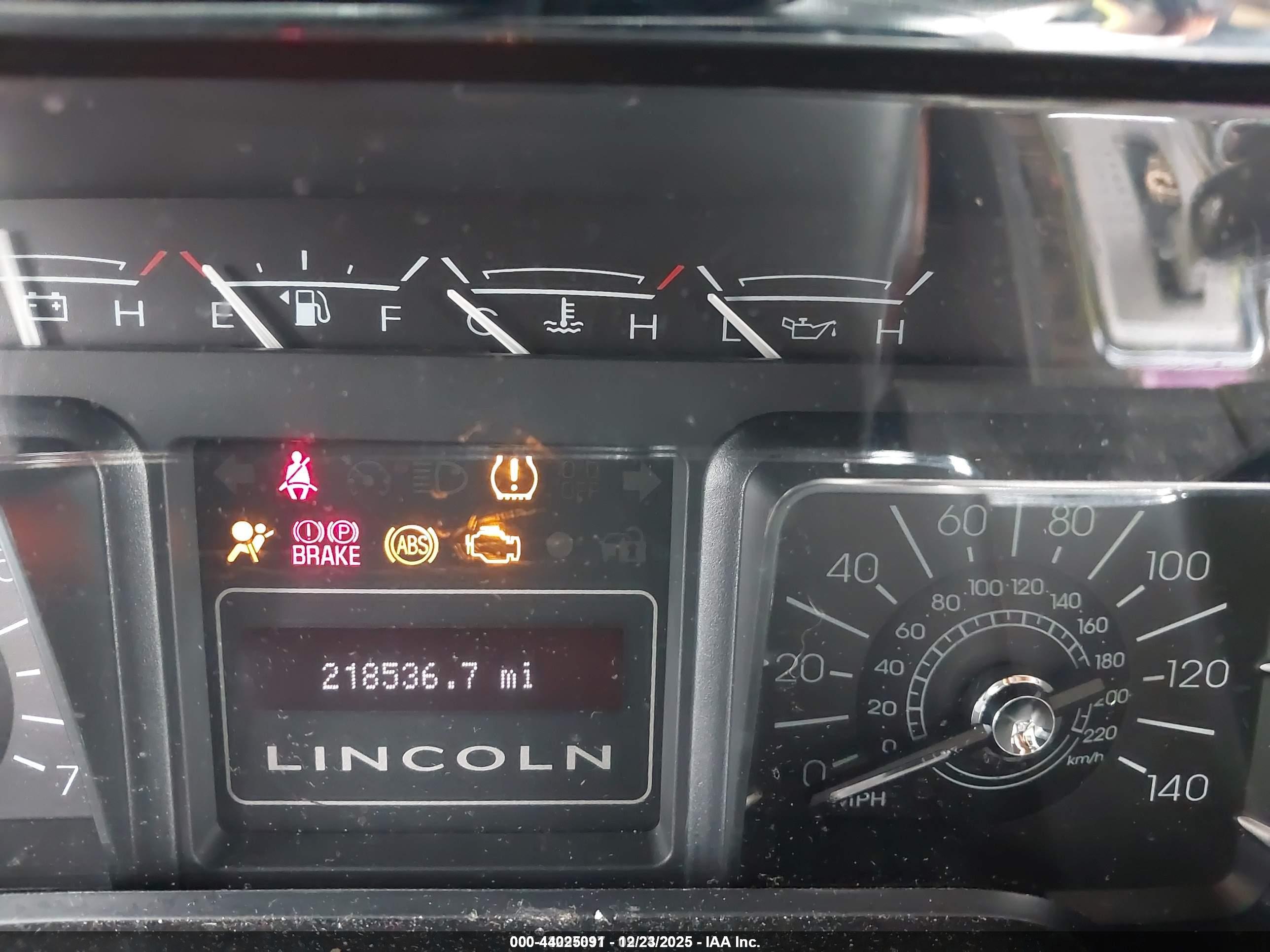 LINCOLN NAVIGATOR image 7