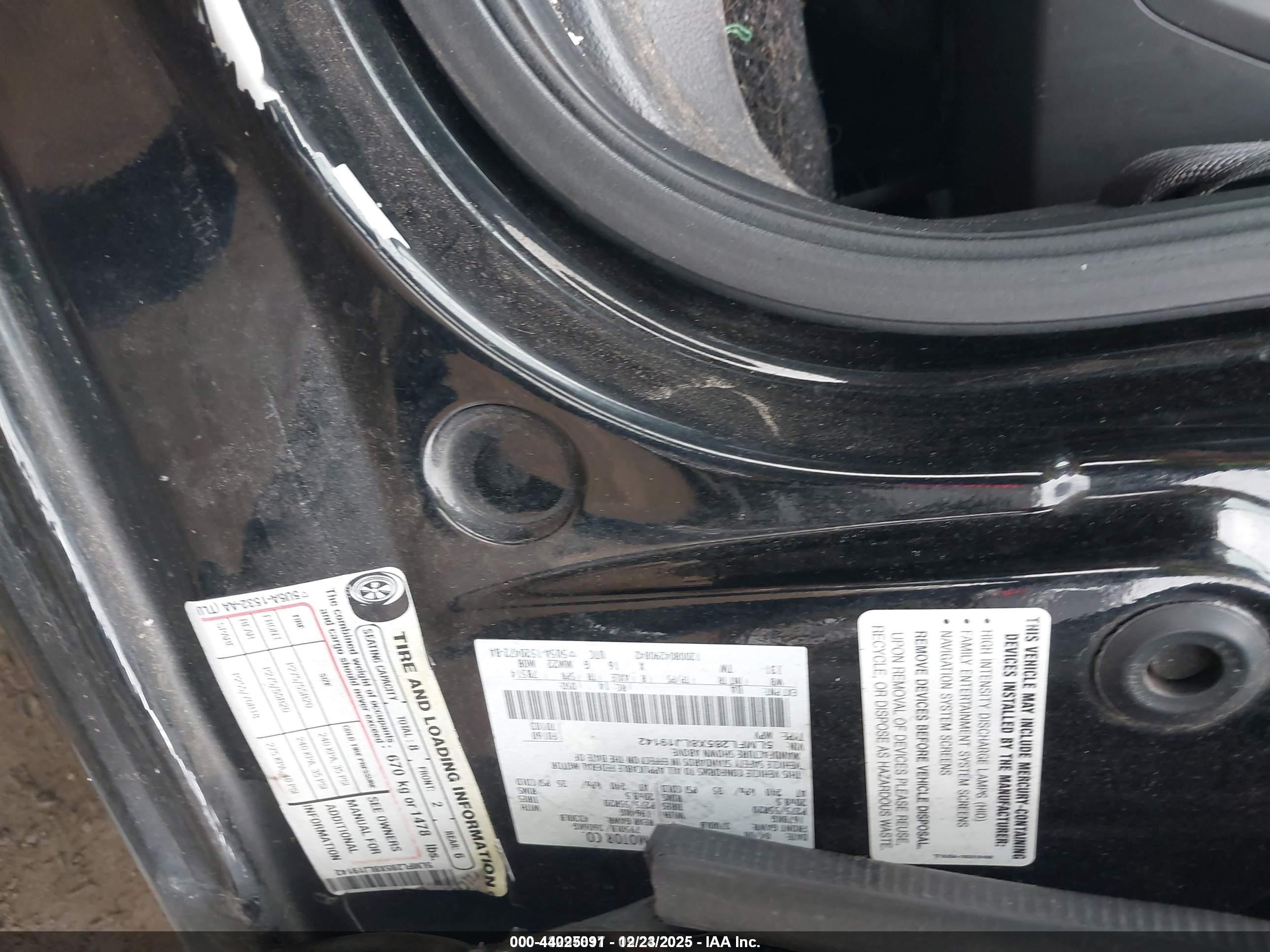 LINCOLN NAVIGATOR image 9