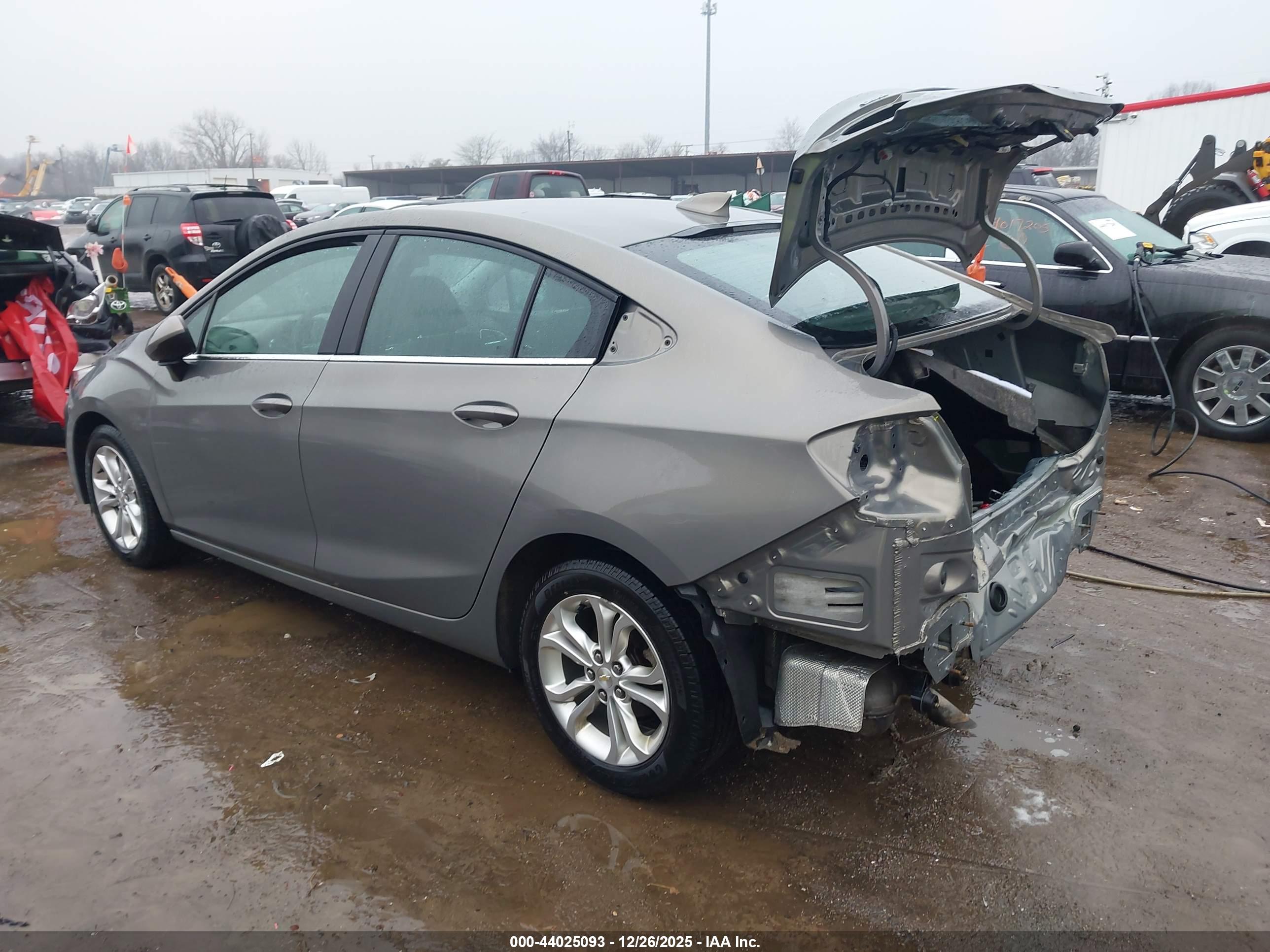 CHEVROLET CRUZE image 3
