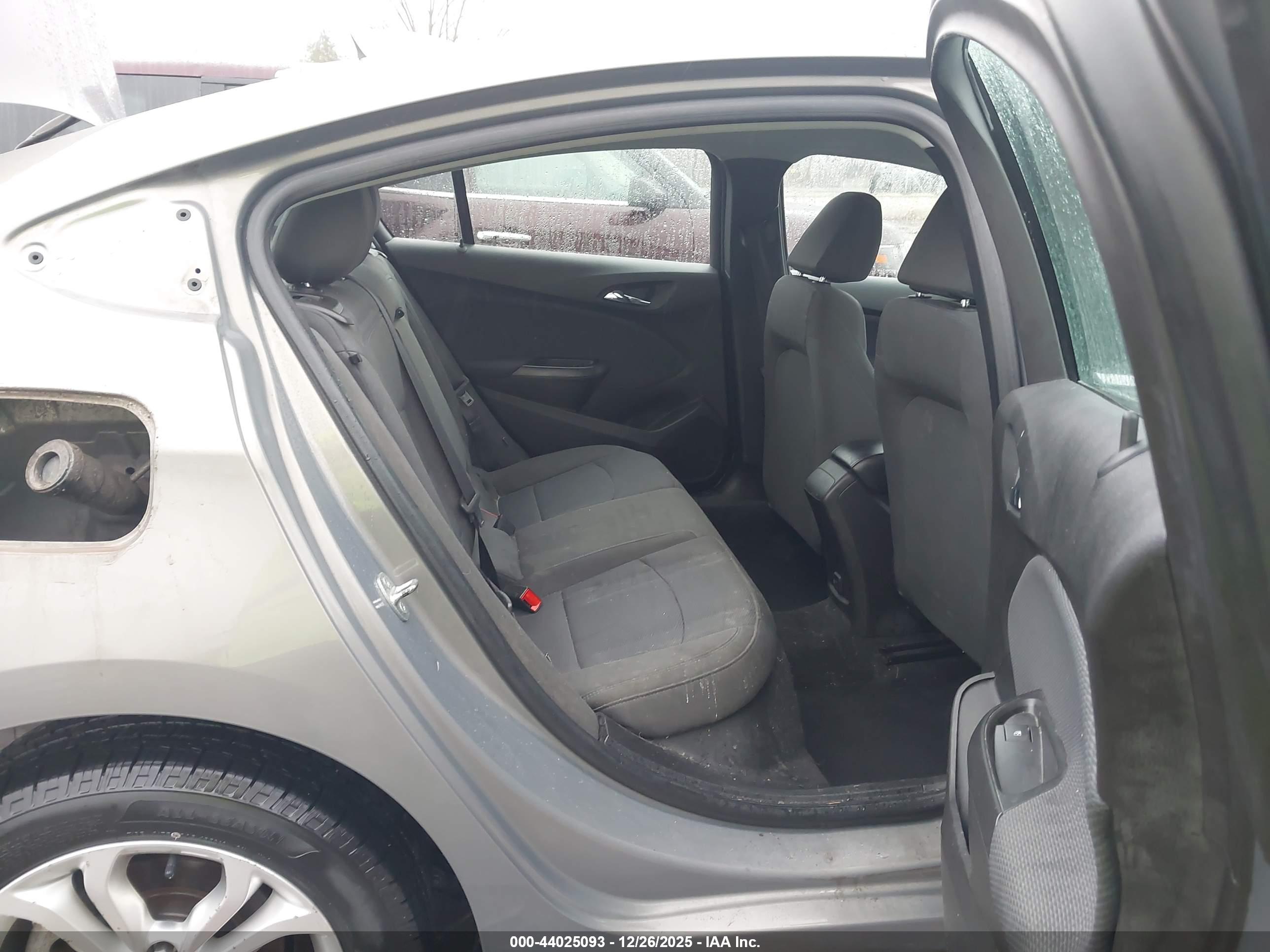 CHEVROLET CRUZE image 8