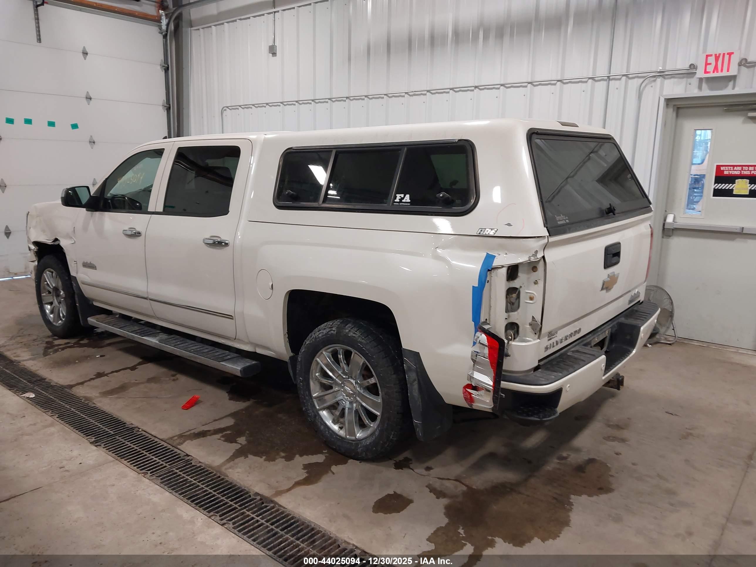 CHEVROLET SILVERADO image 3