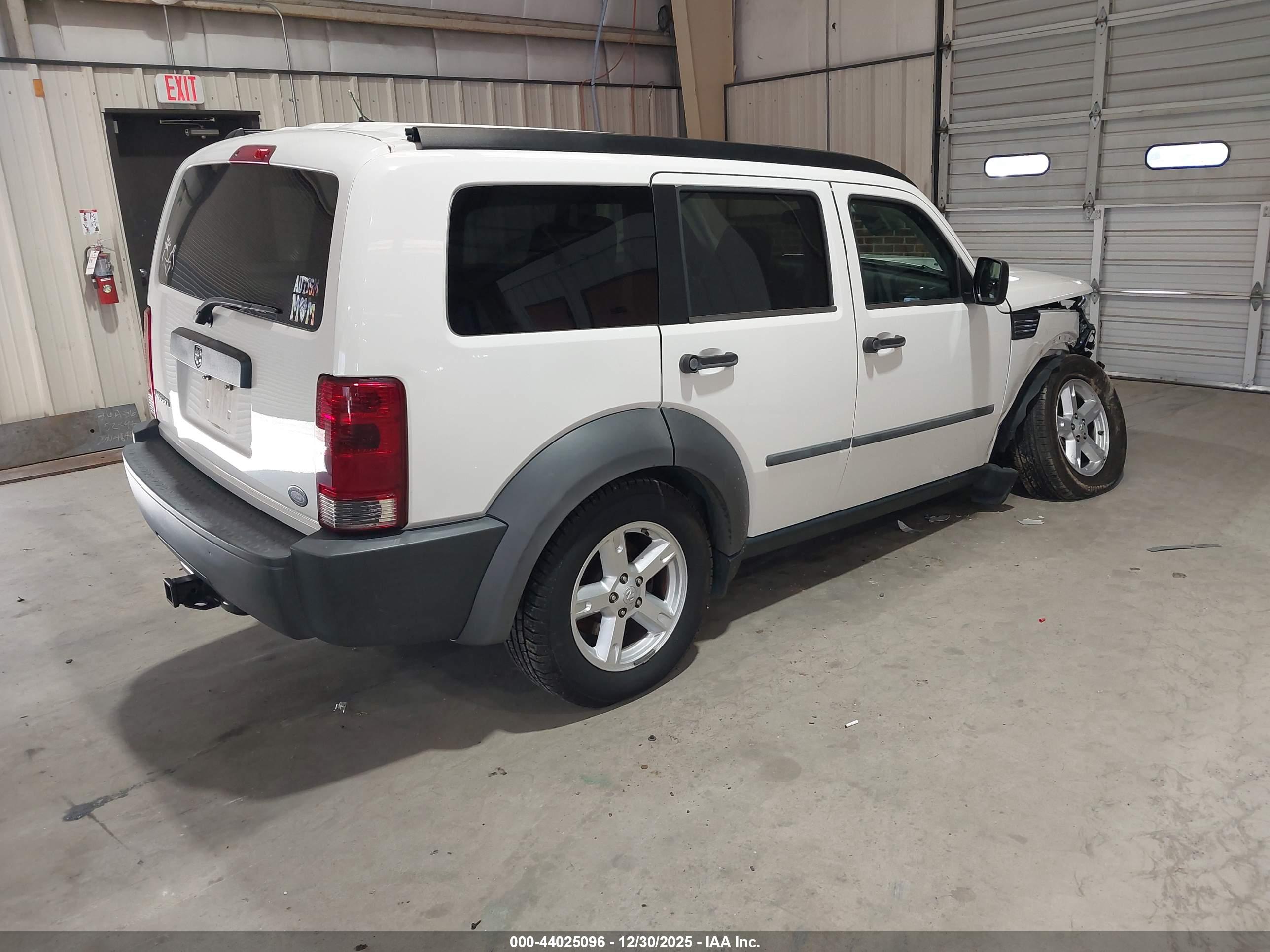 DODGE NITRO image 4