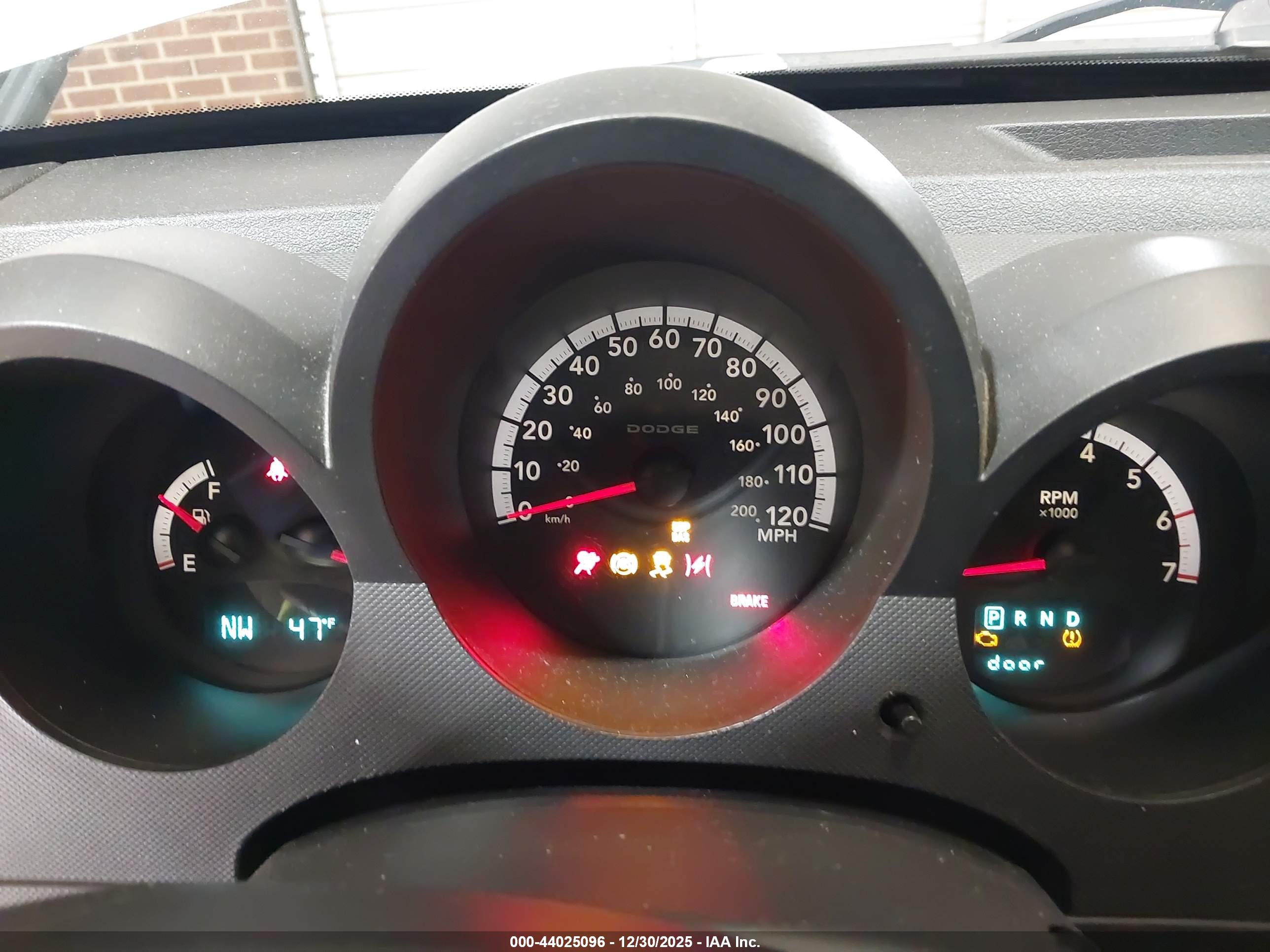 DODGE NITRO image 7