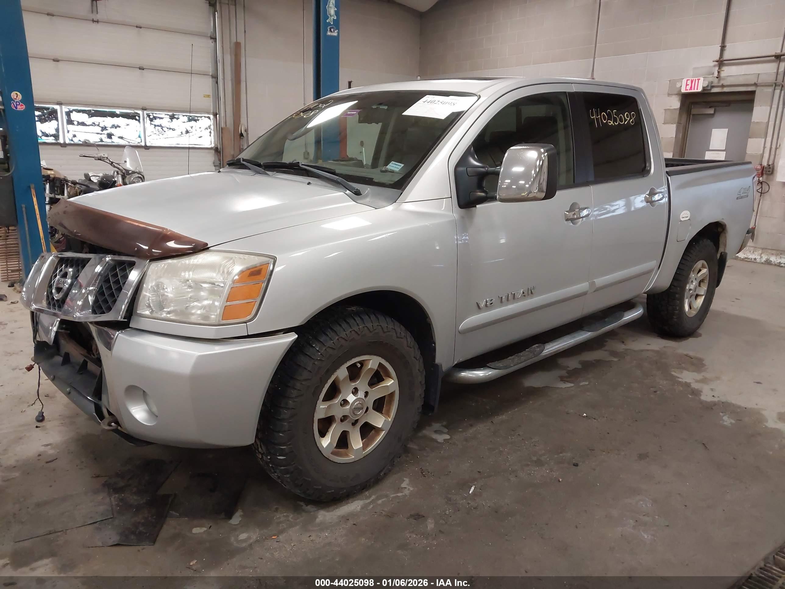 NISSAN TITAN image 2
