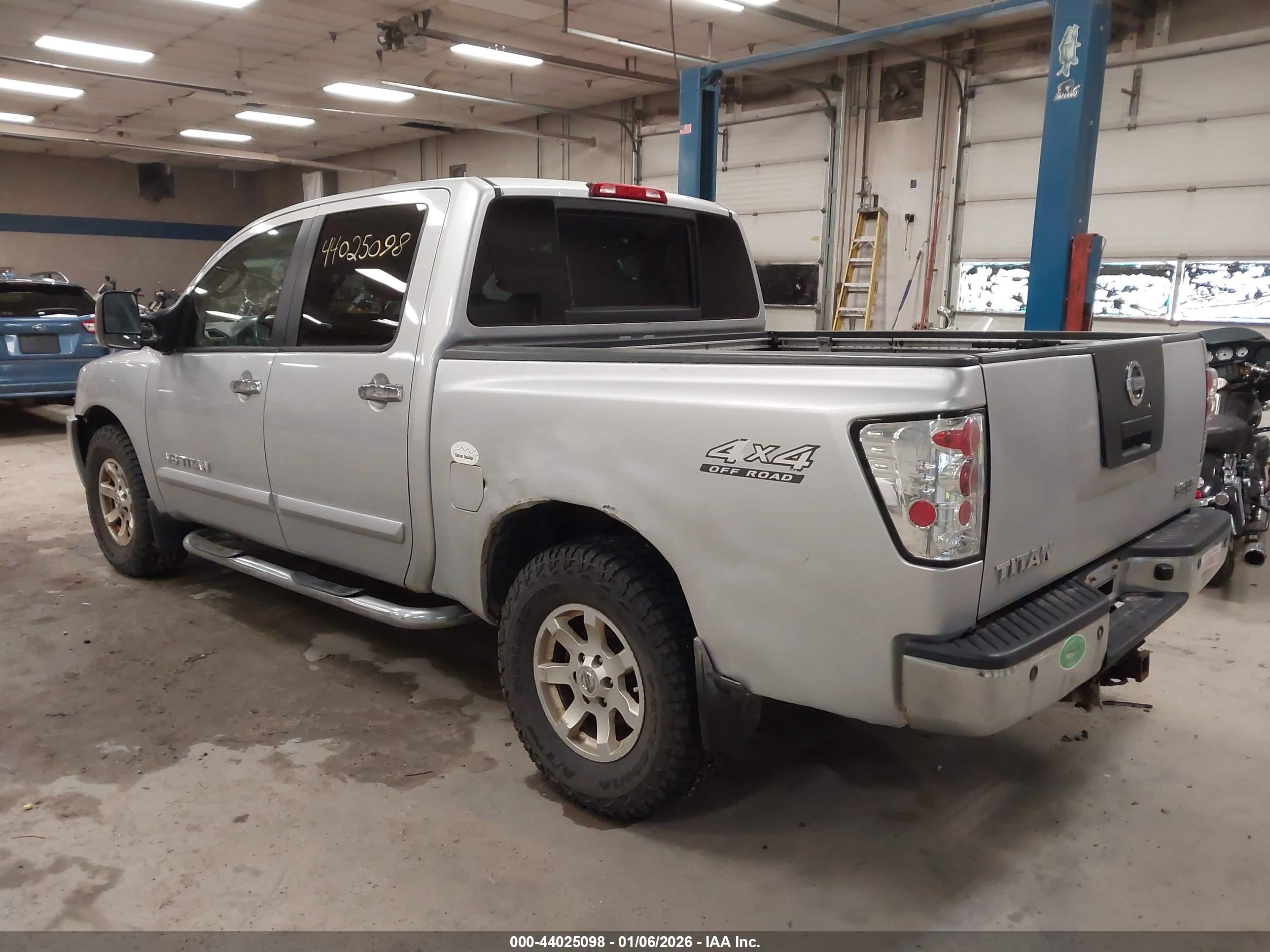 NISSAN TITAN image 3