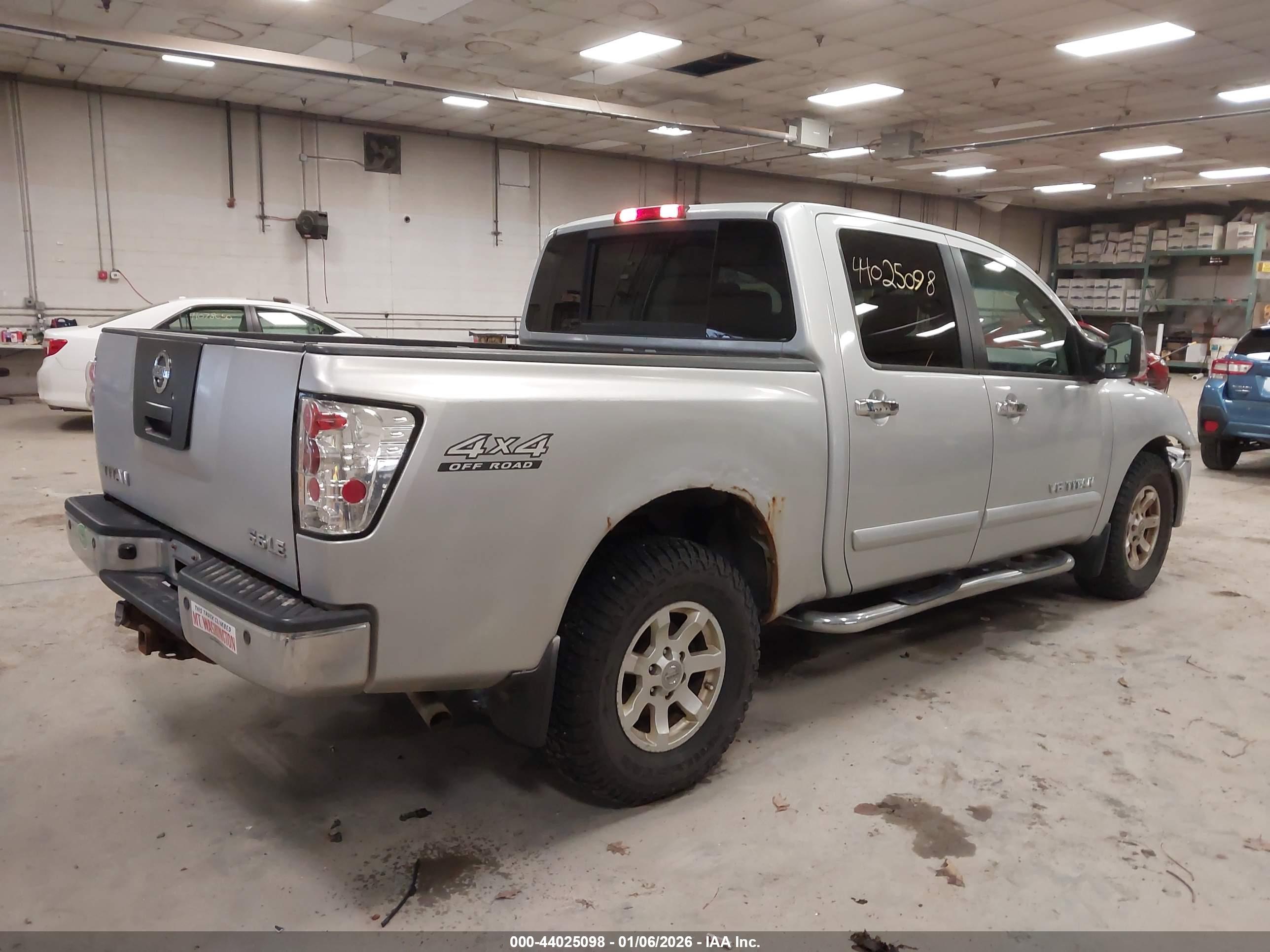 NISSAN TITAN image 4