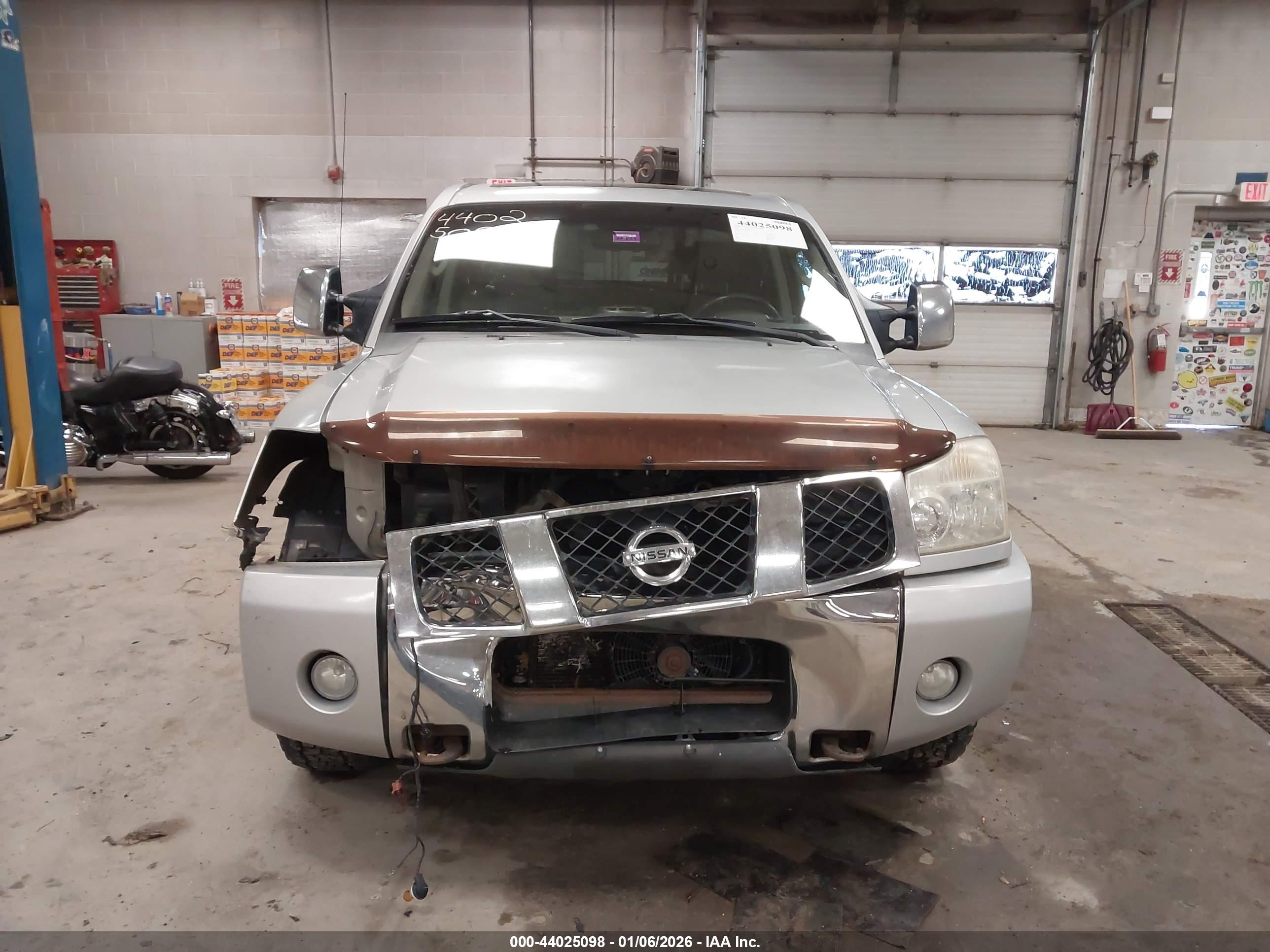 NISSAN TITAN image 6