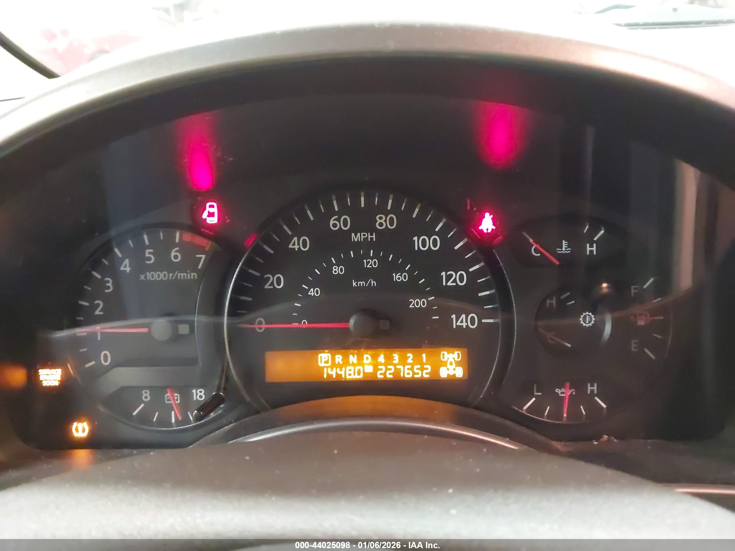 NISSAN TITAN image 7