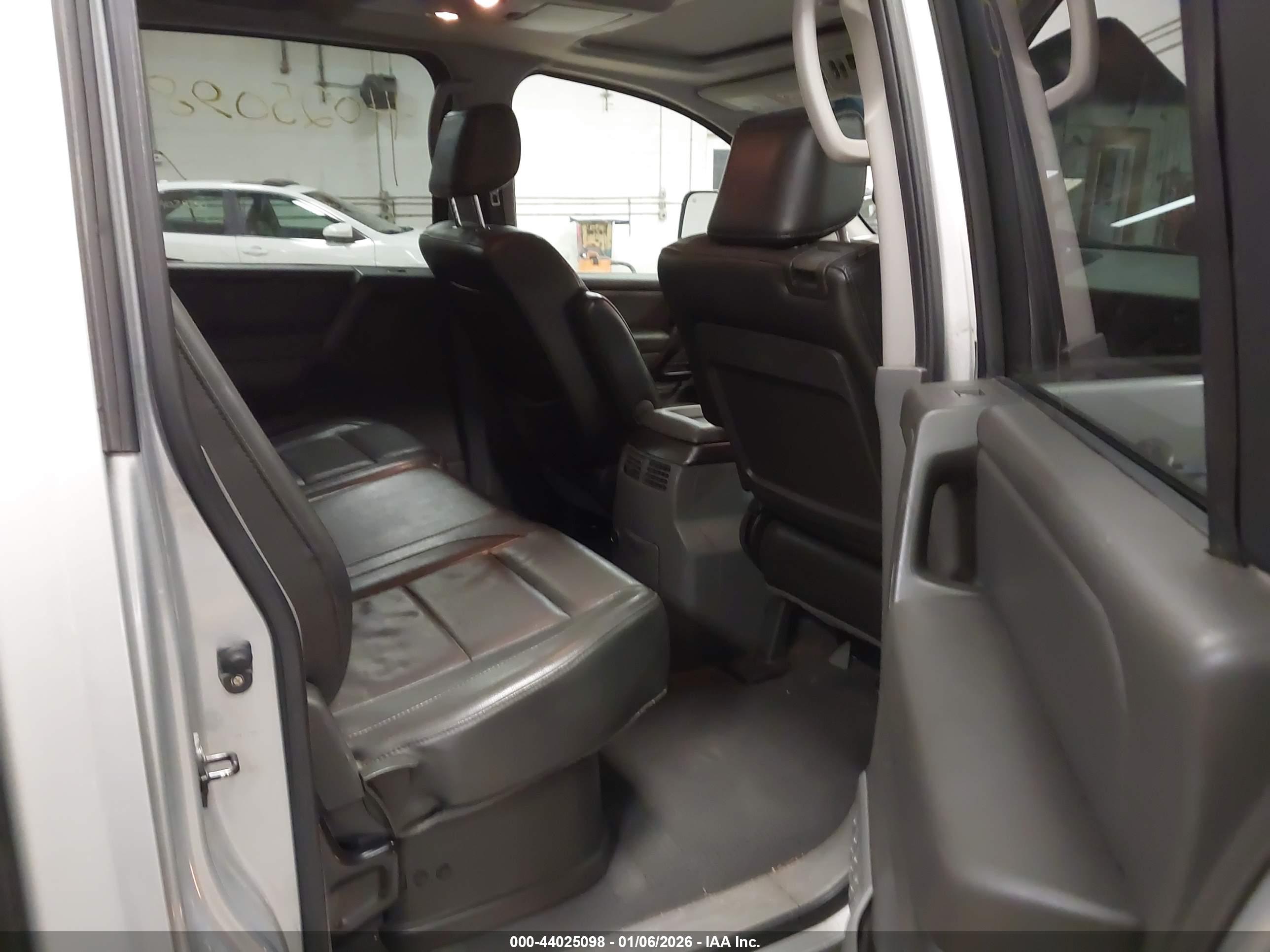 NISSAN TITAN image 8