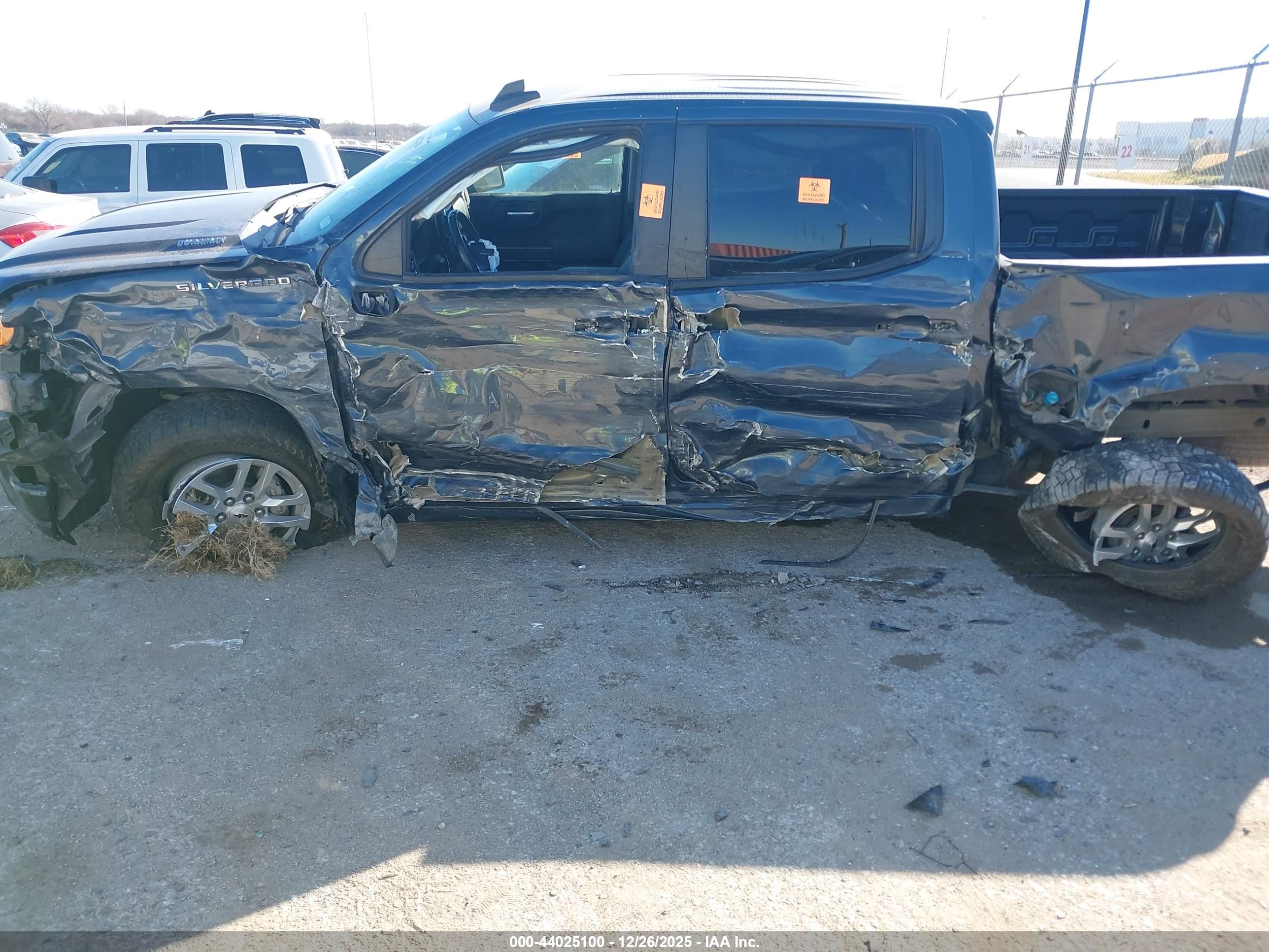 CHEVROLET SILVERADO image 6