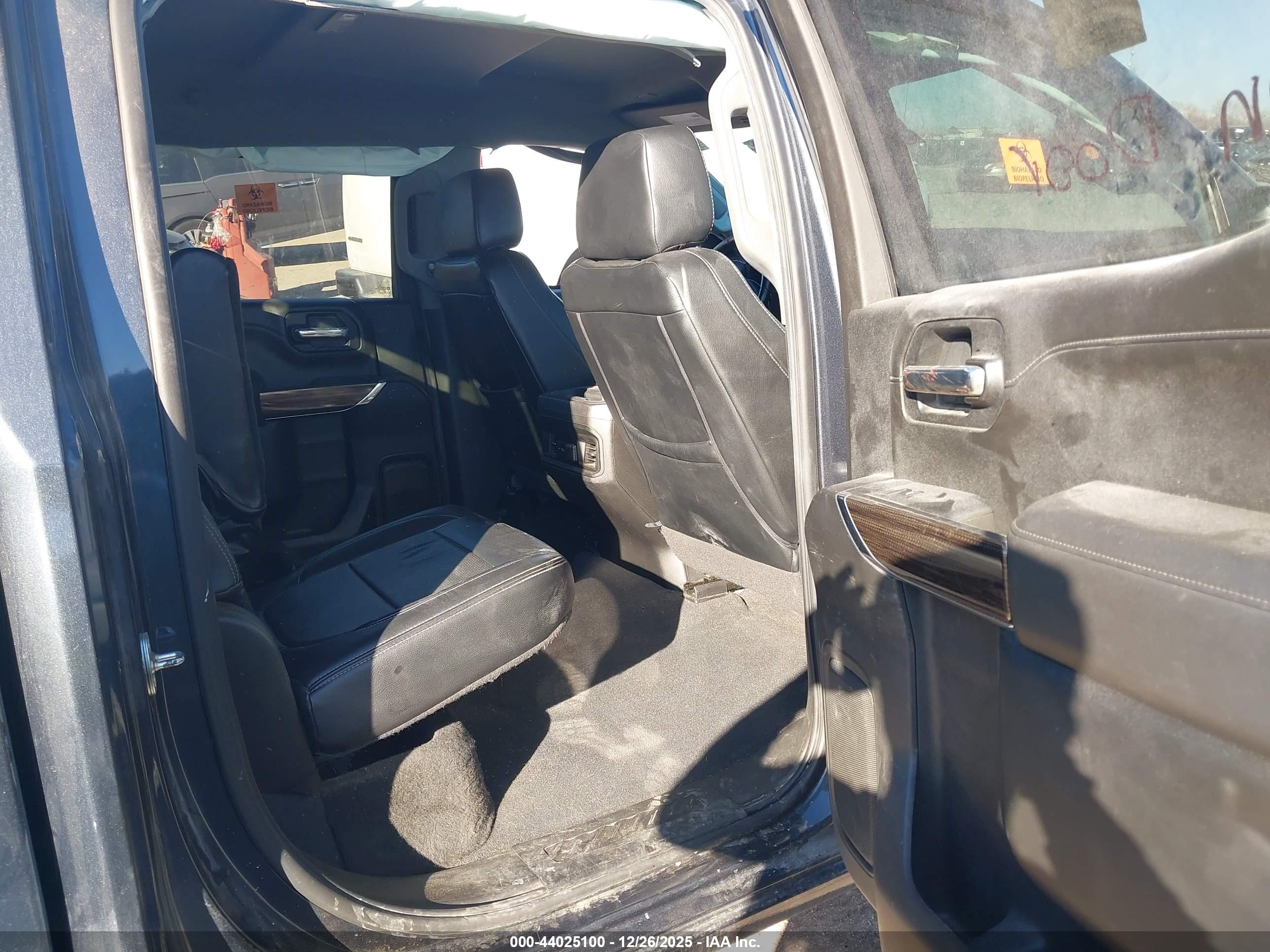 CHEVROLET SILVERADO image 8