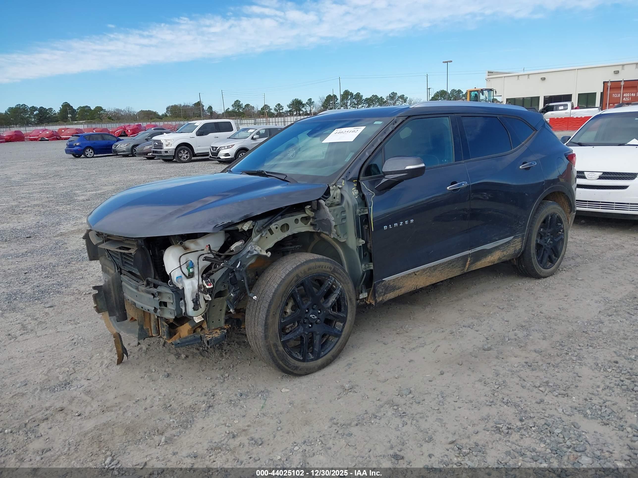 CHEVROLET BLAZER image 2