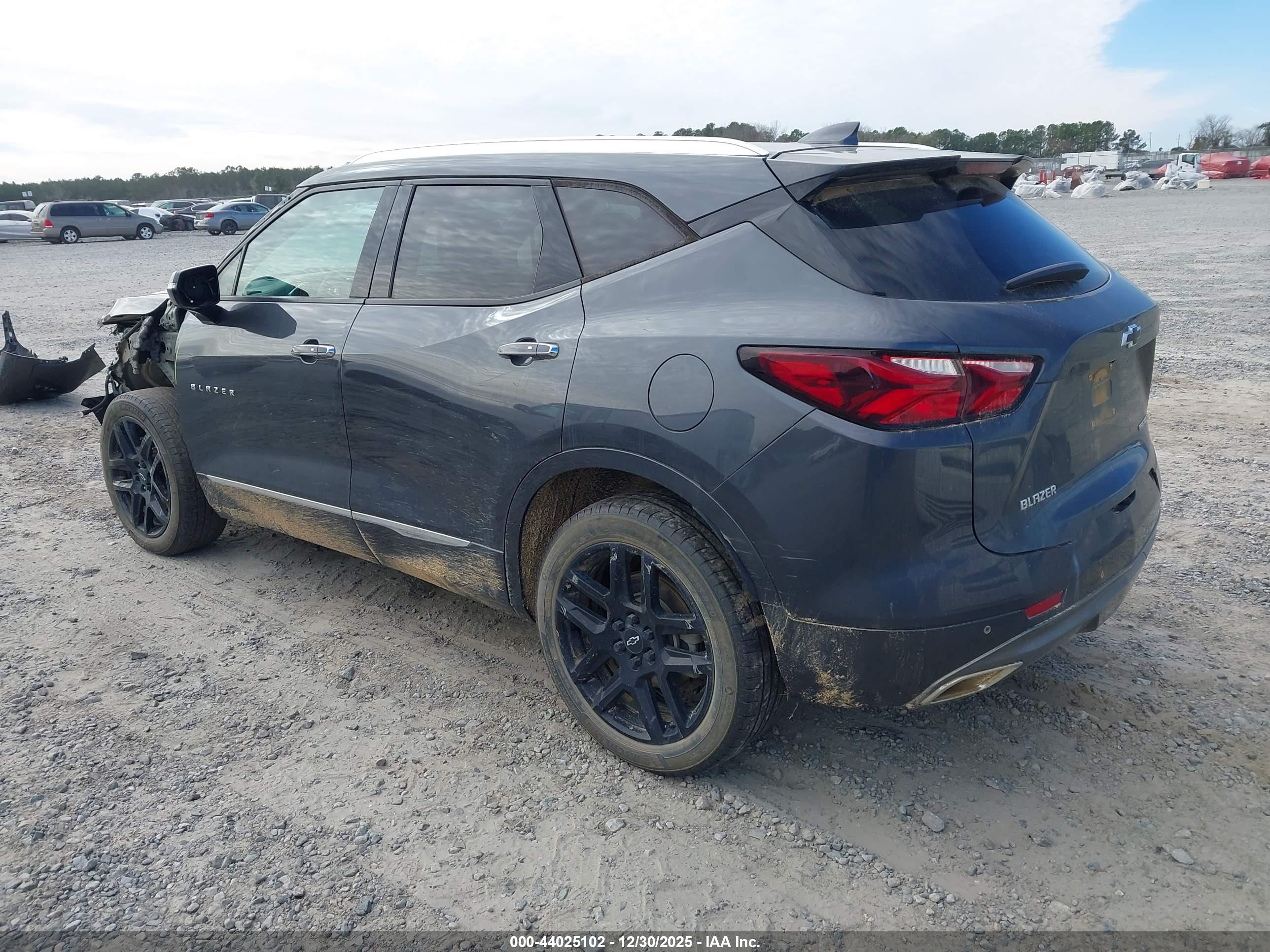 CHEVROLET BLAZER image 3