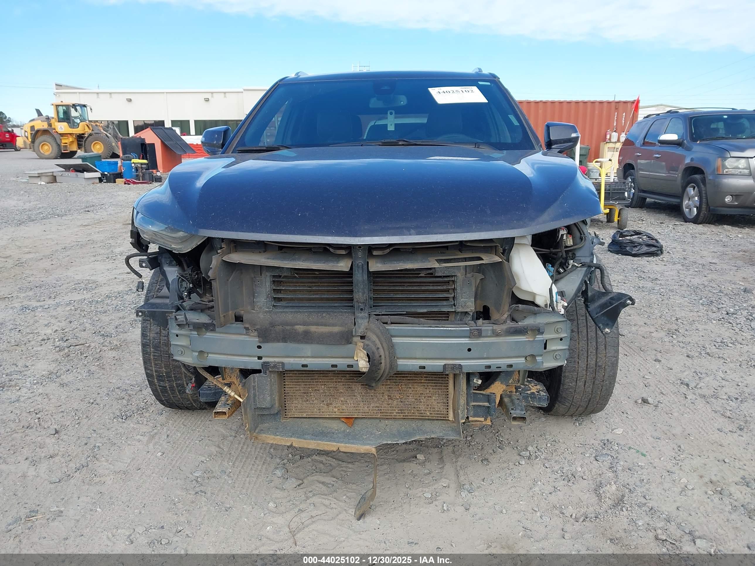 CHEVROLET BLAZER image 6