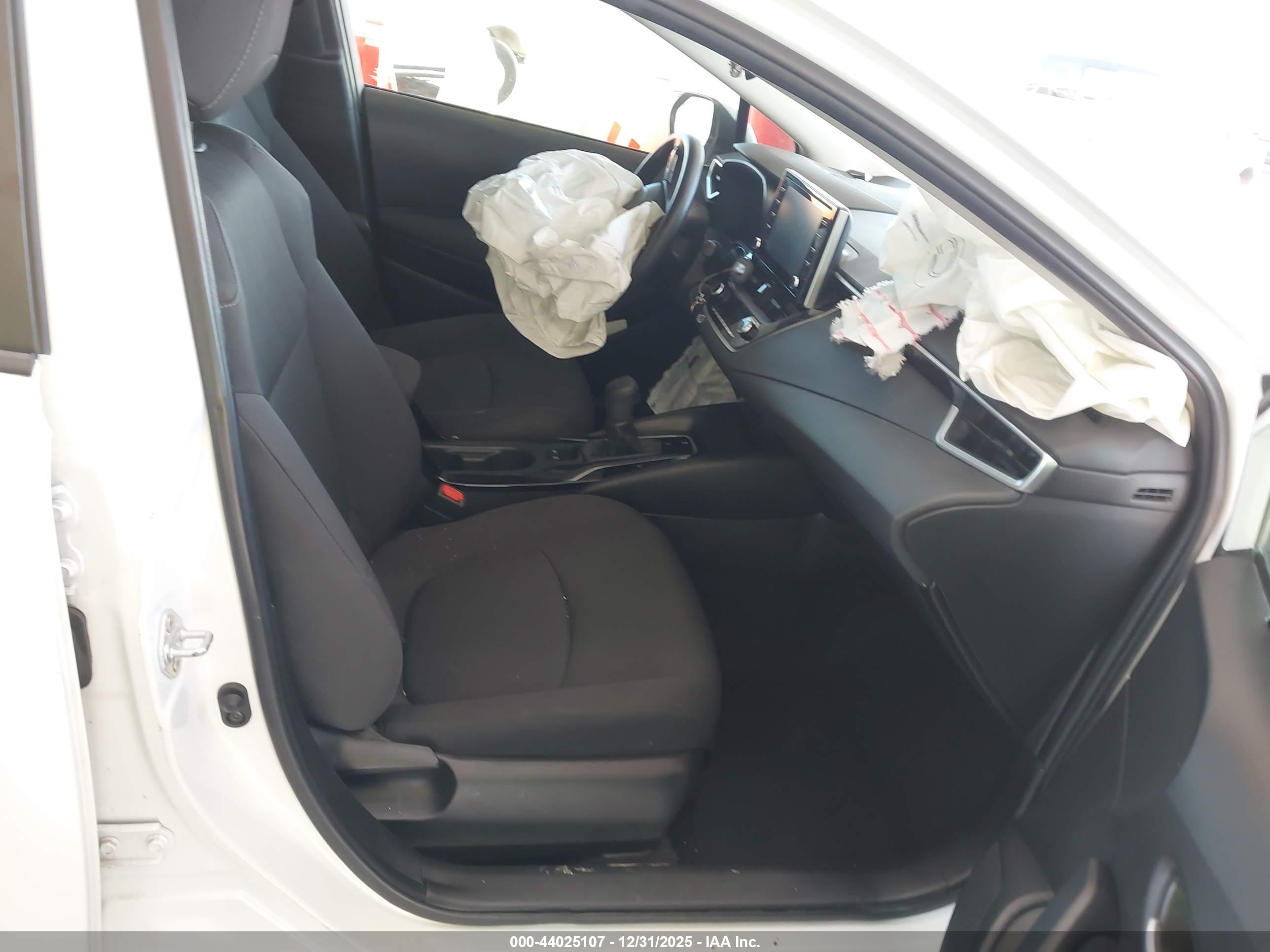 TOYOTA COROLLA image 5