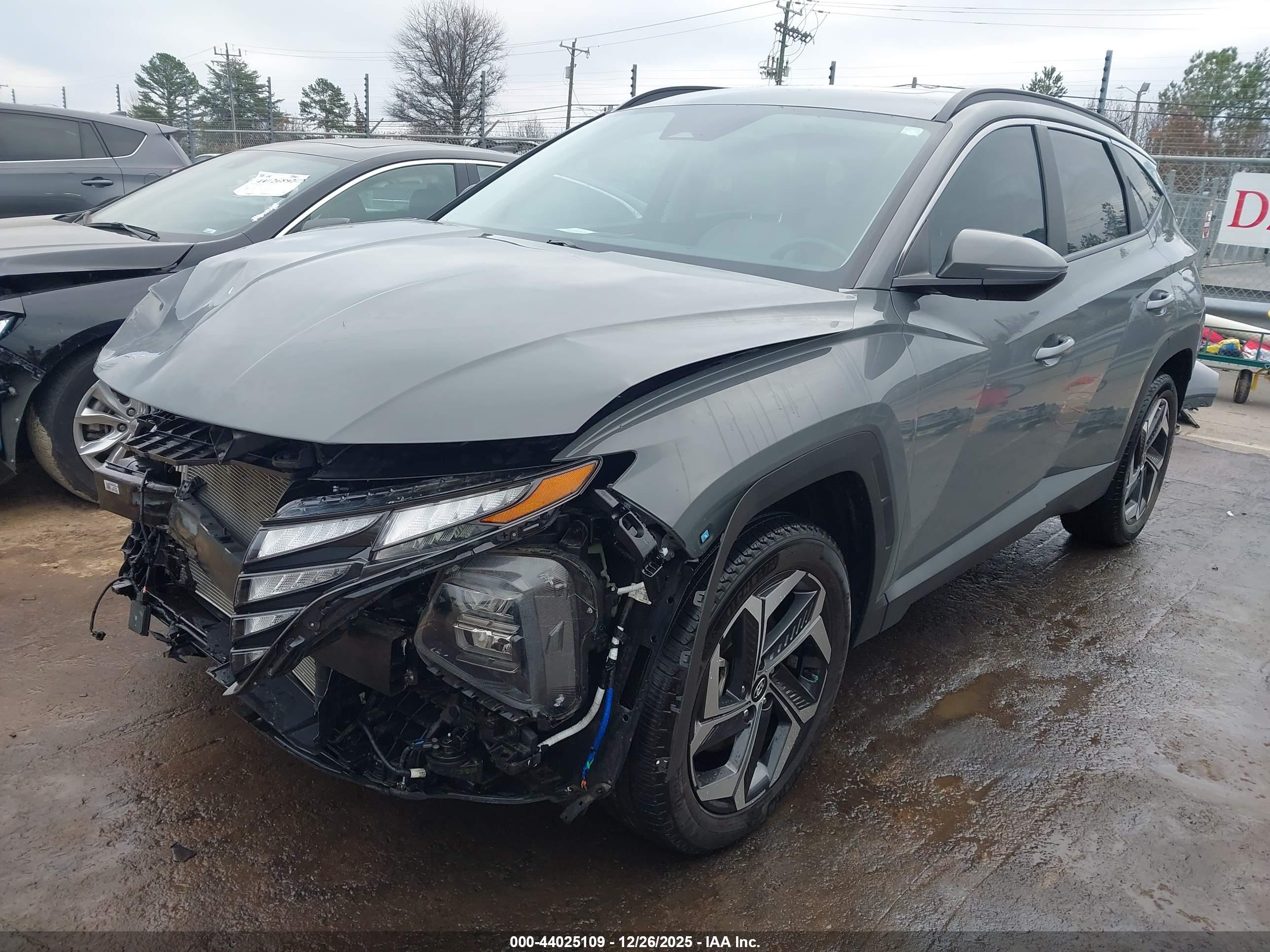 HYUNDAI TUCSON image 2