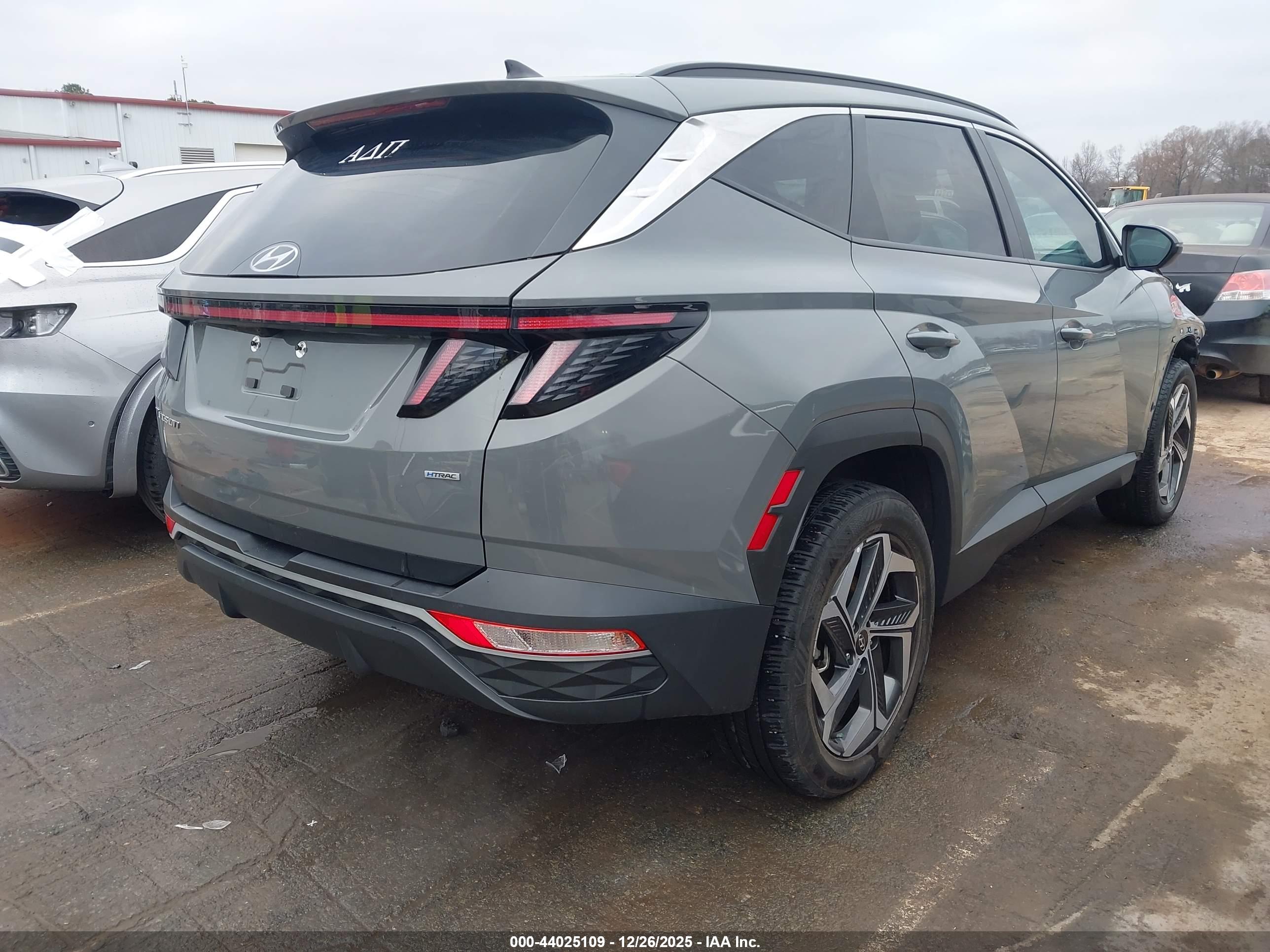 HYUNDAI TUCSON image 4