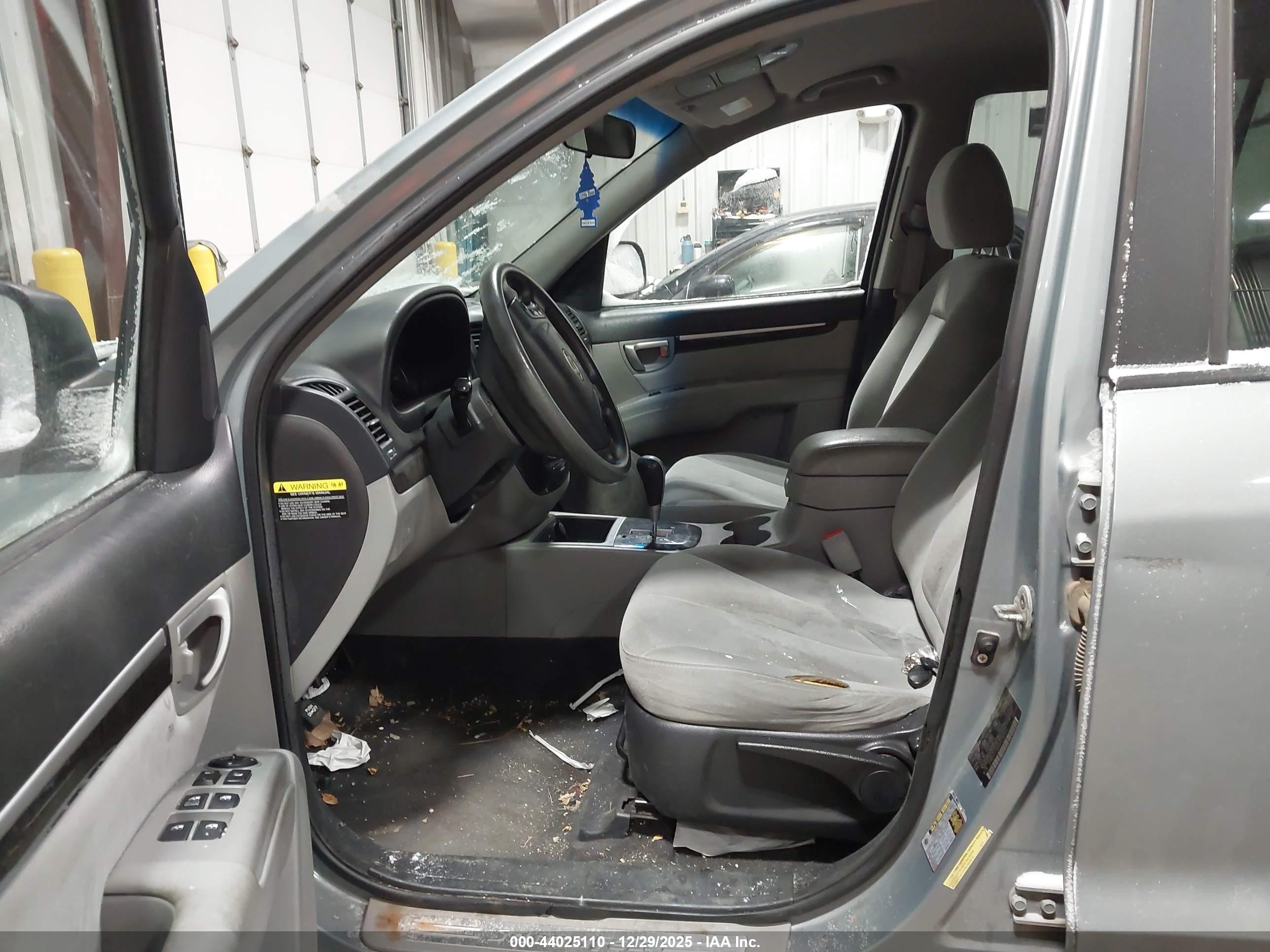HYUNDAI SANTA image 5