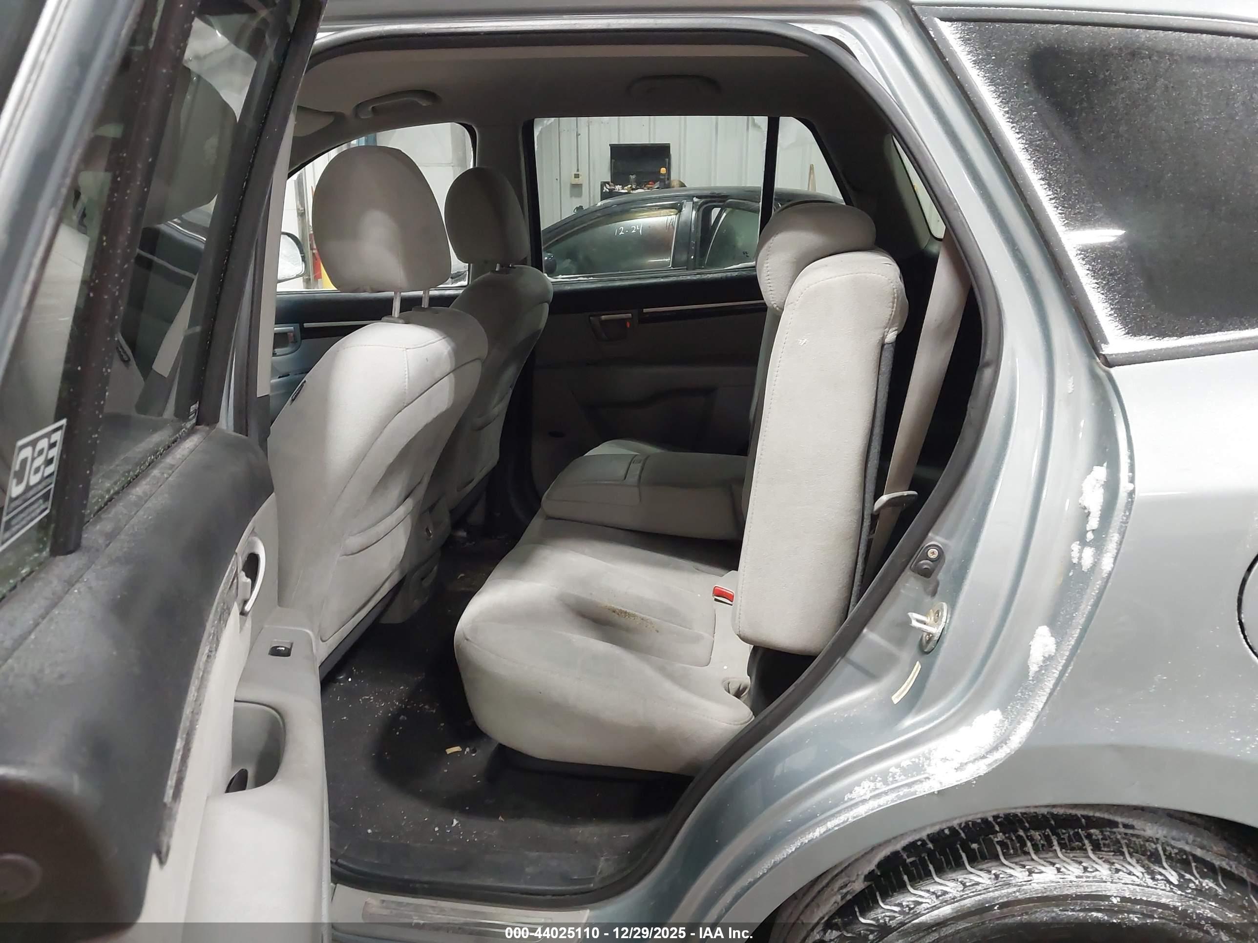 HYUNDAI SANTA image 8