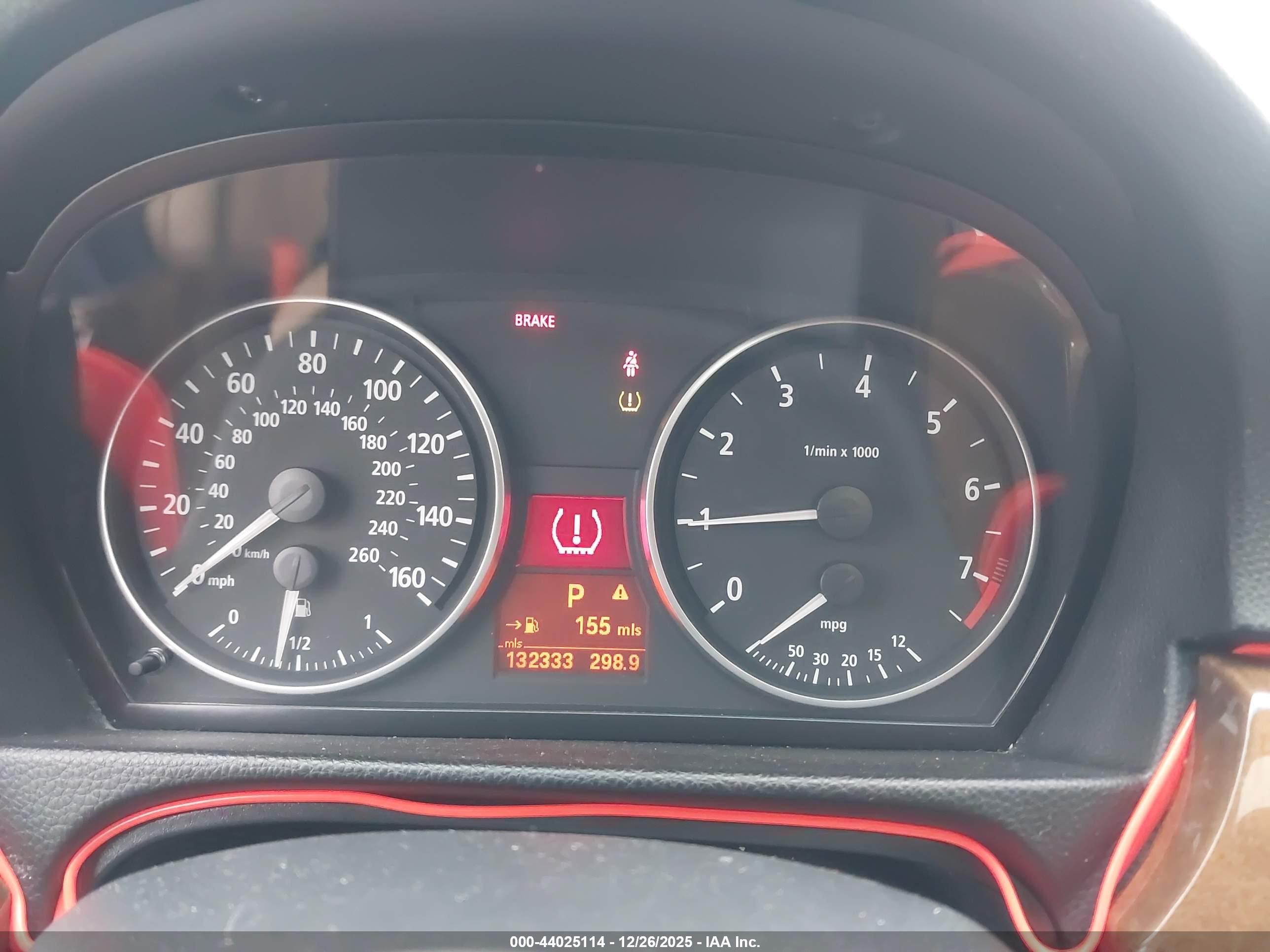 BMW 325XI image 7