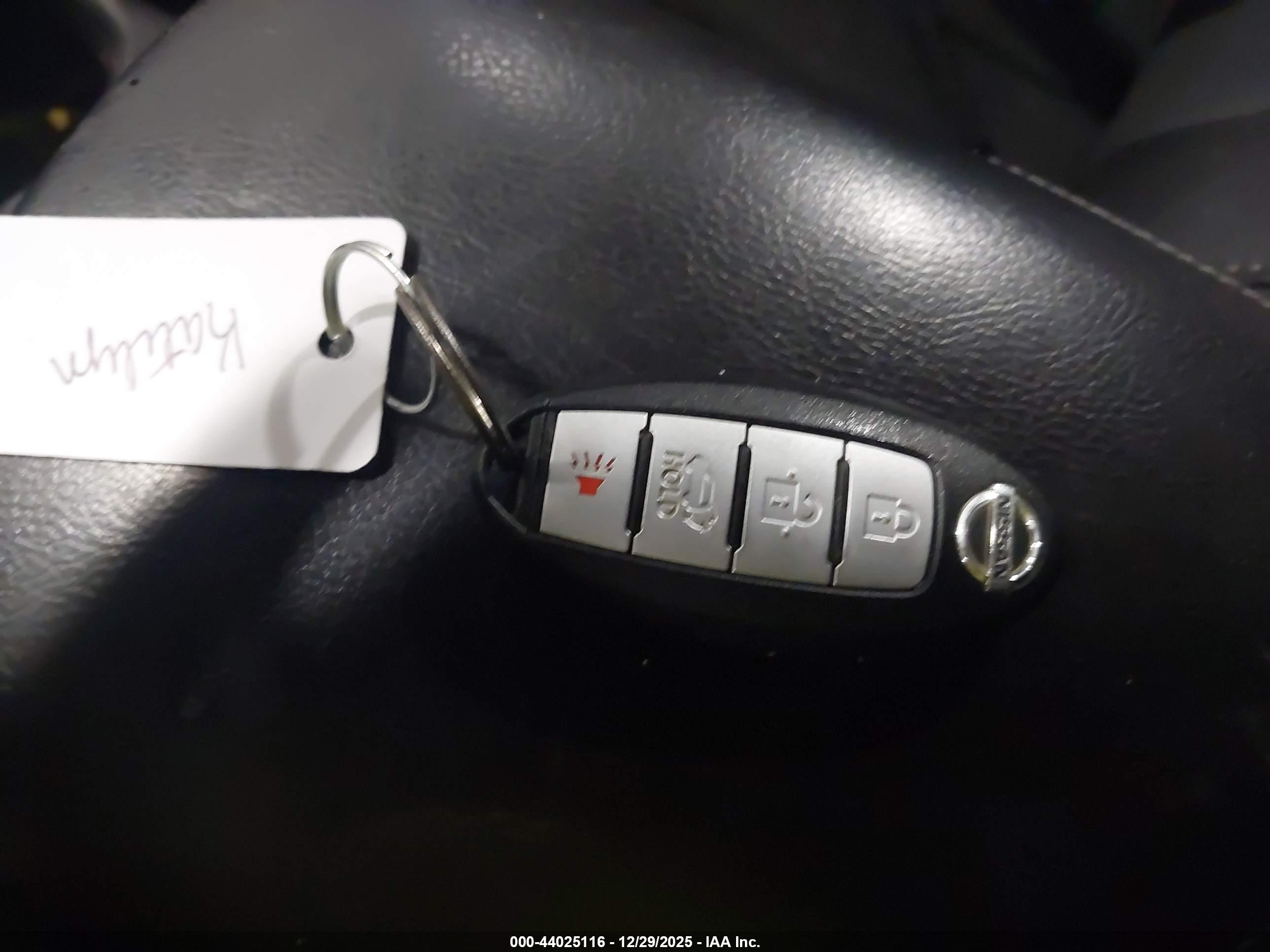 NISSAN ROGUE image 11