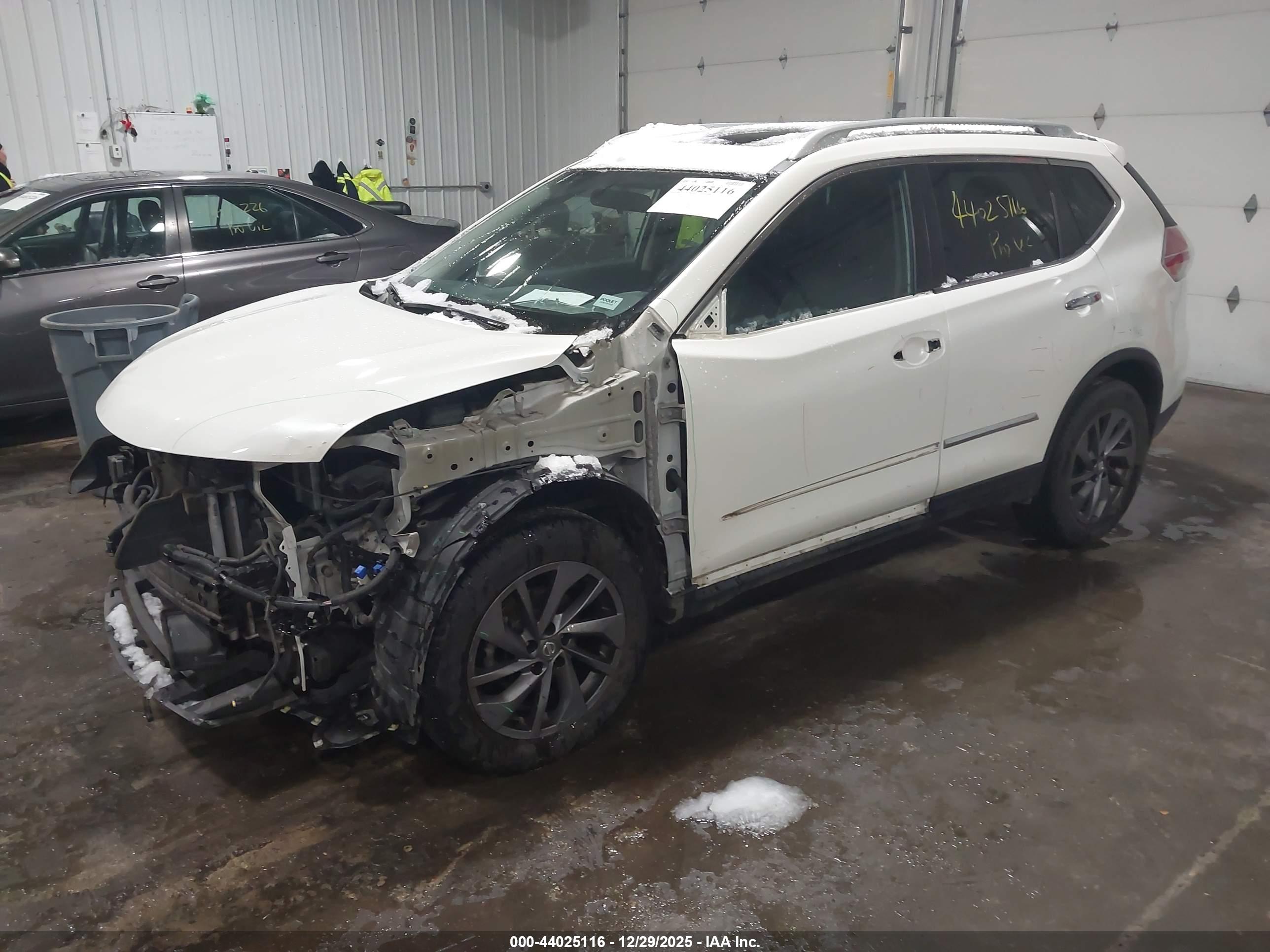 NISSAN ROGUE image 2
