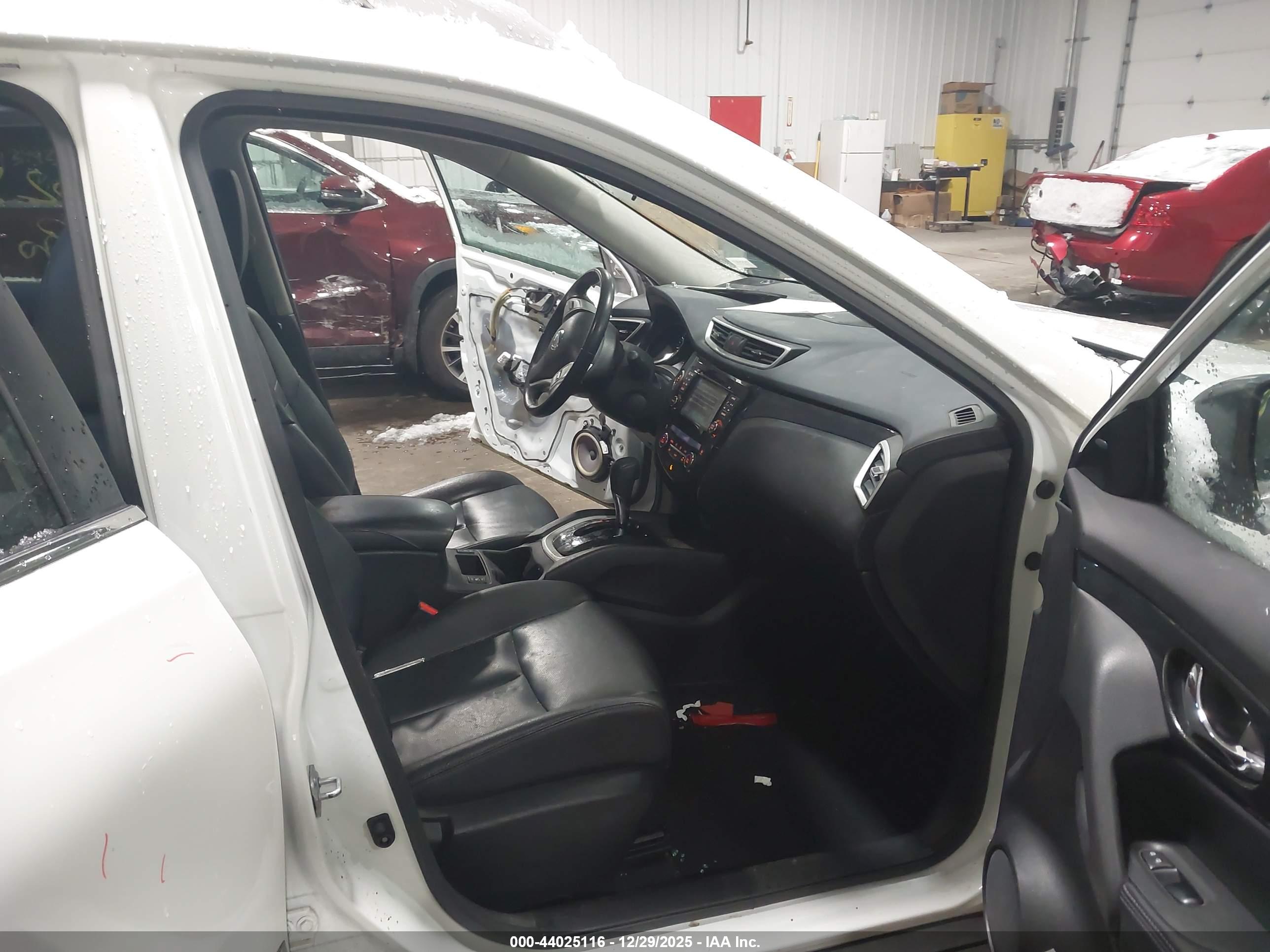 NISSAN ROGUE image 5