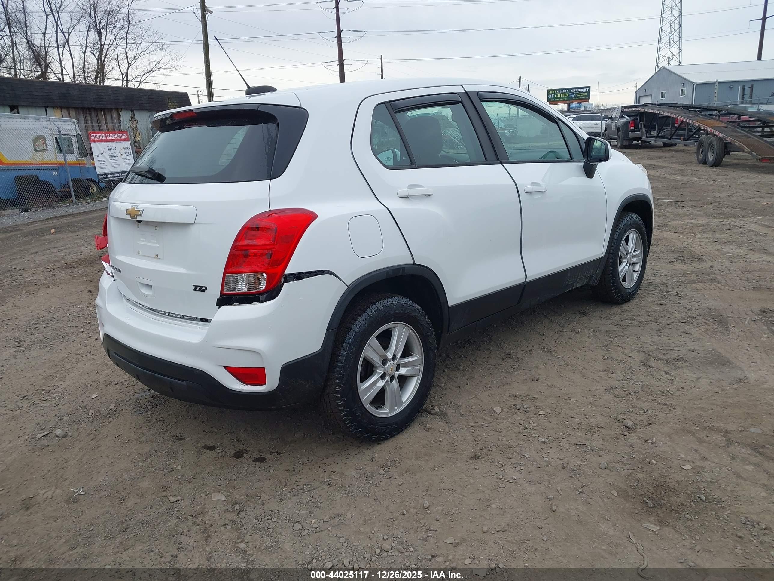 CHEVROLET TRAX image 4