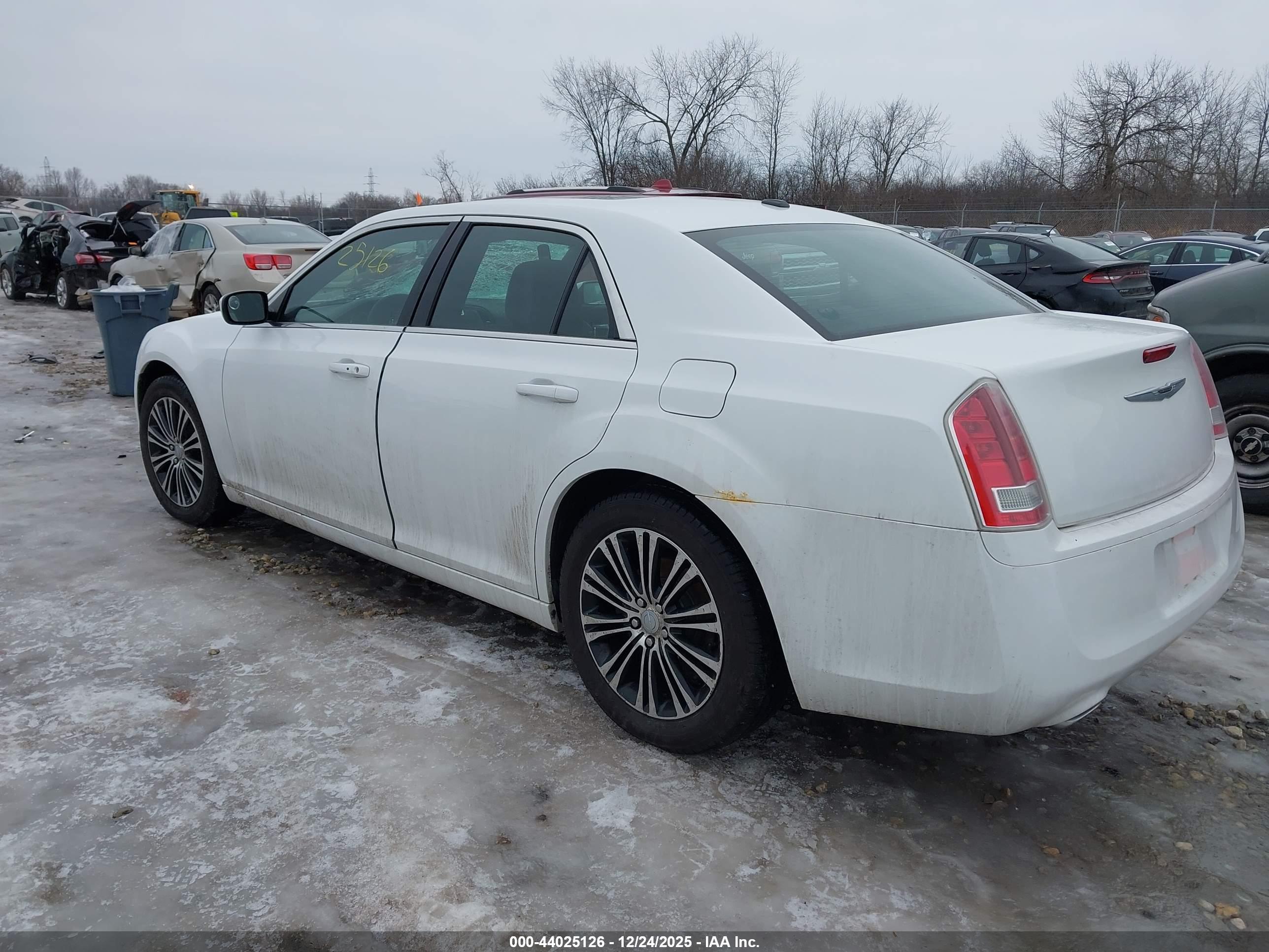 CHRYSLER 300 image 3