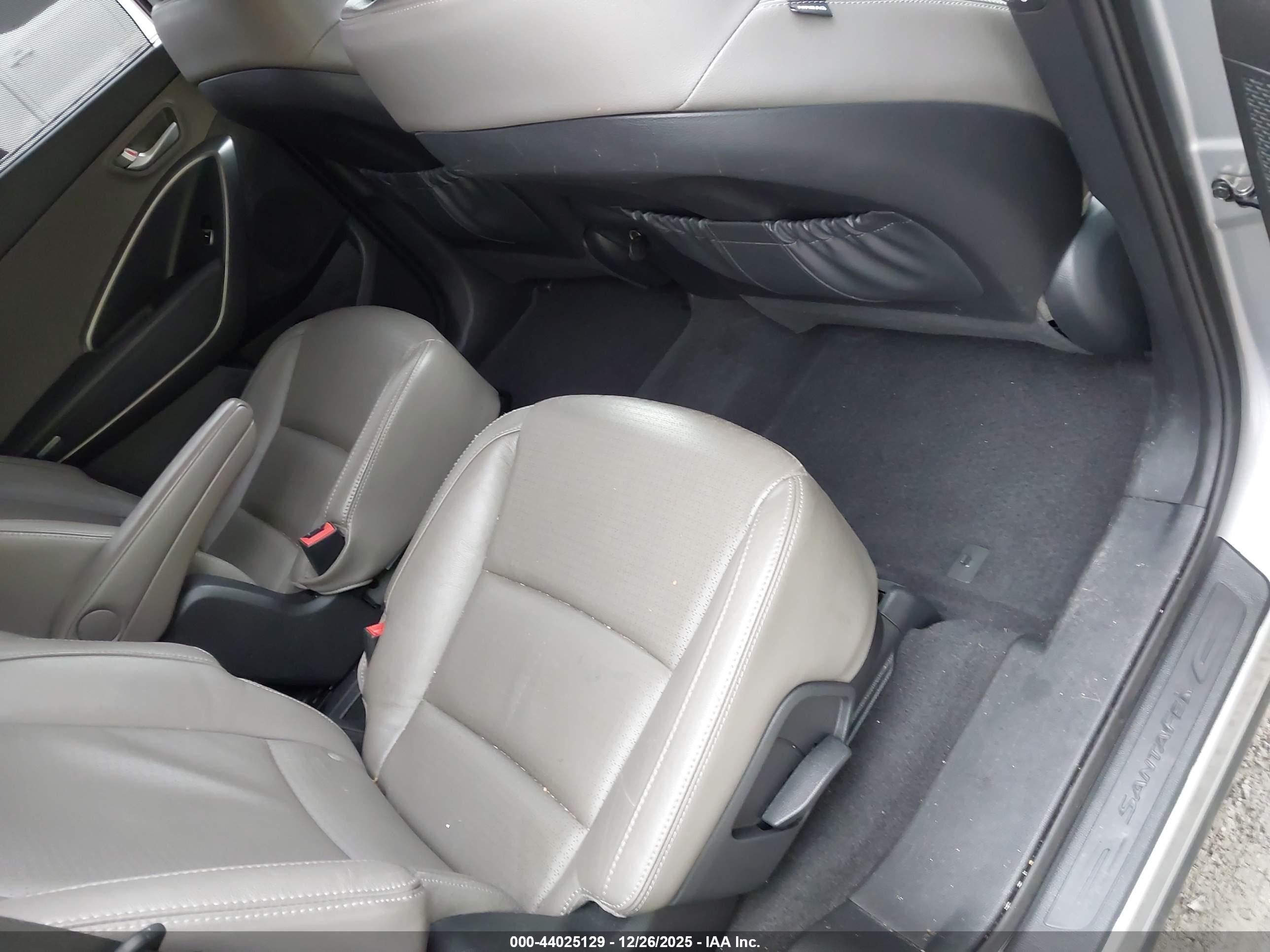 HYUNDAI SANTA image 8