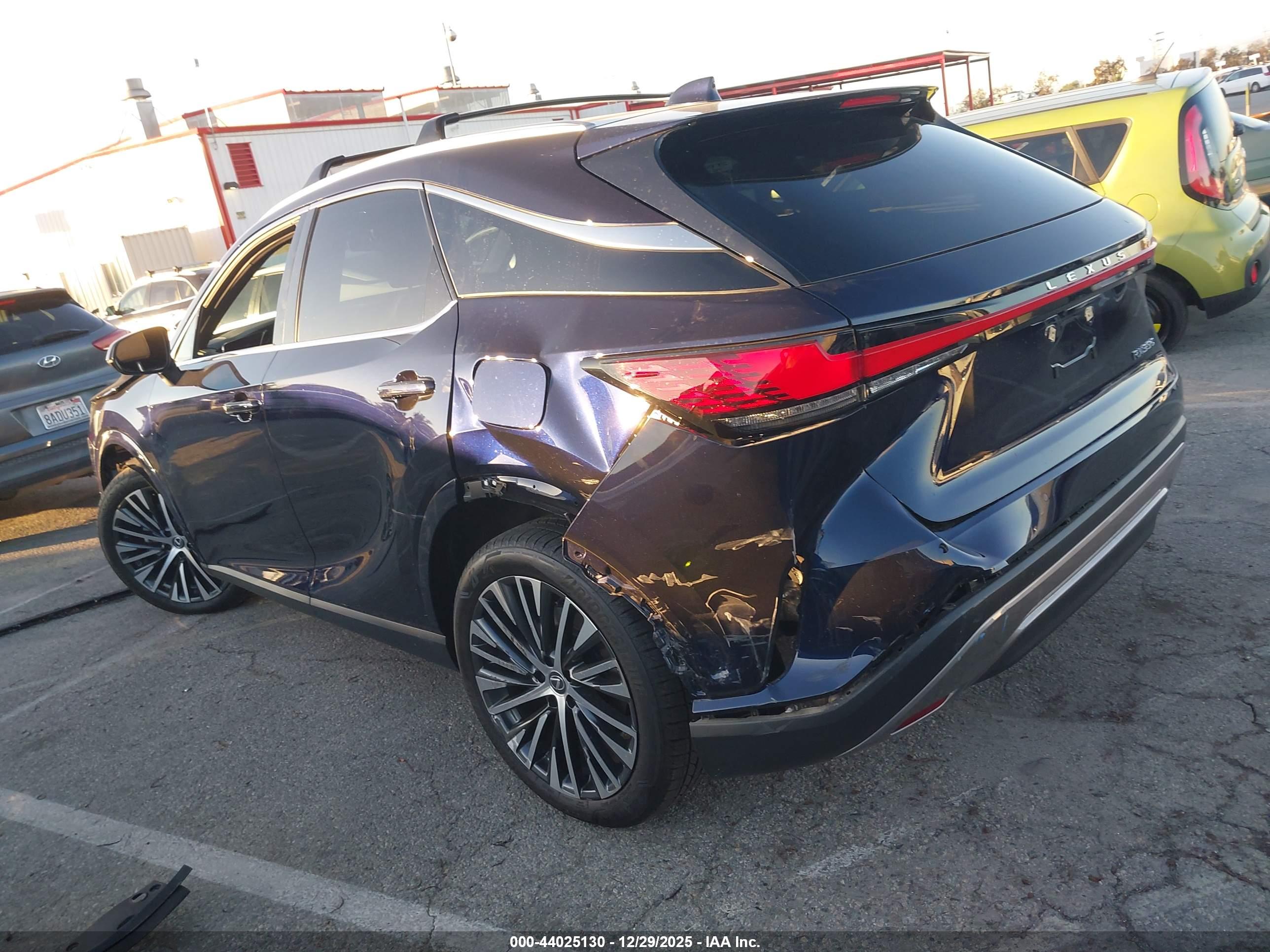 LEXUS RX image 3