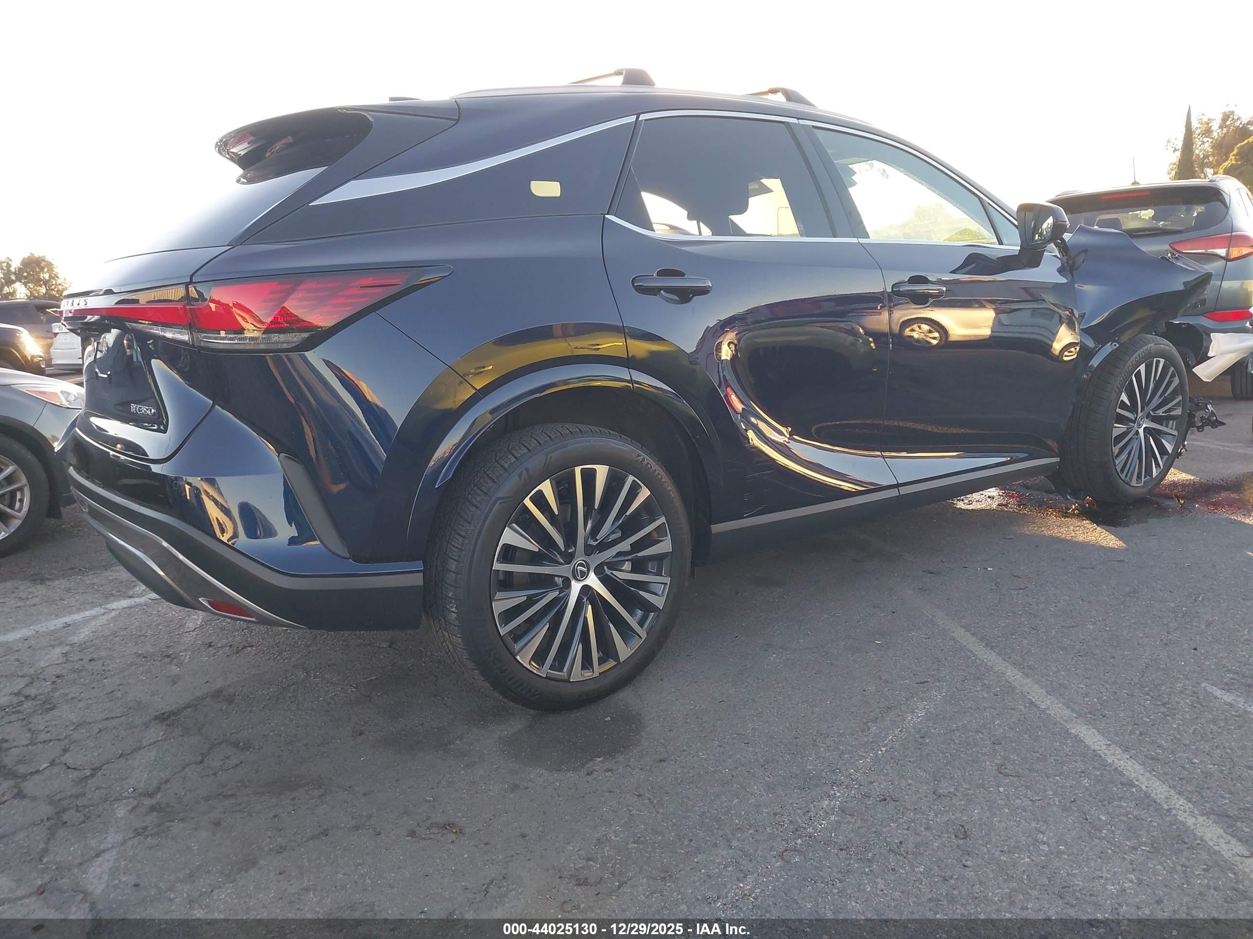 LEXUS RX image 4