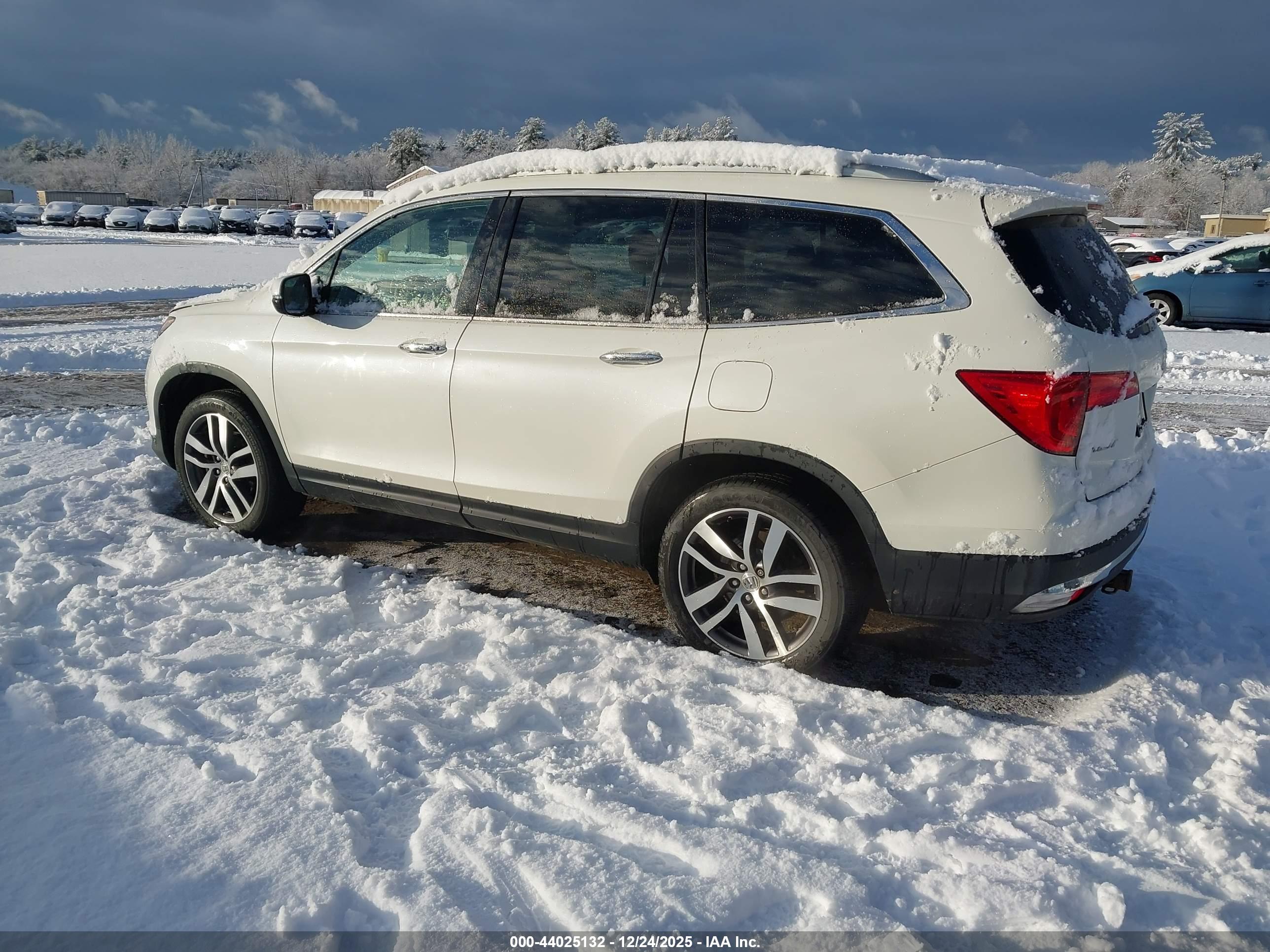 HONDA PILOT image 3