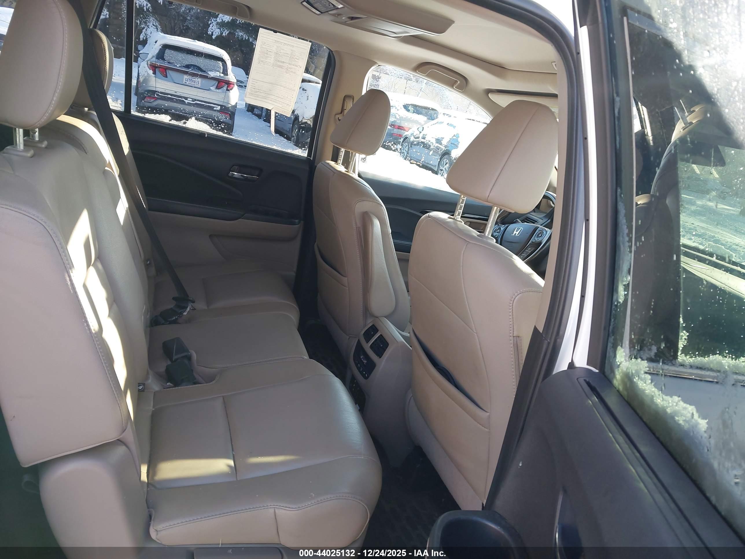 HONDA PILOT image 8