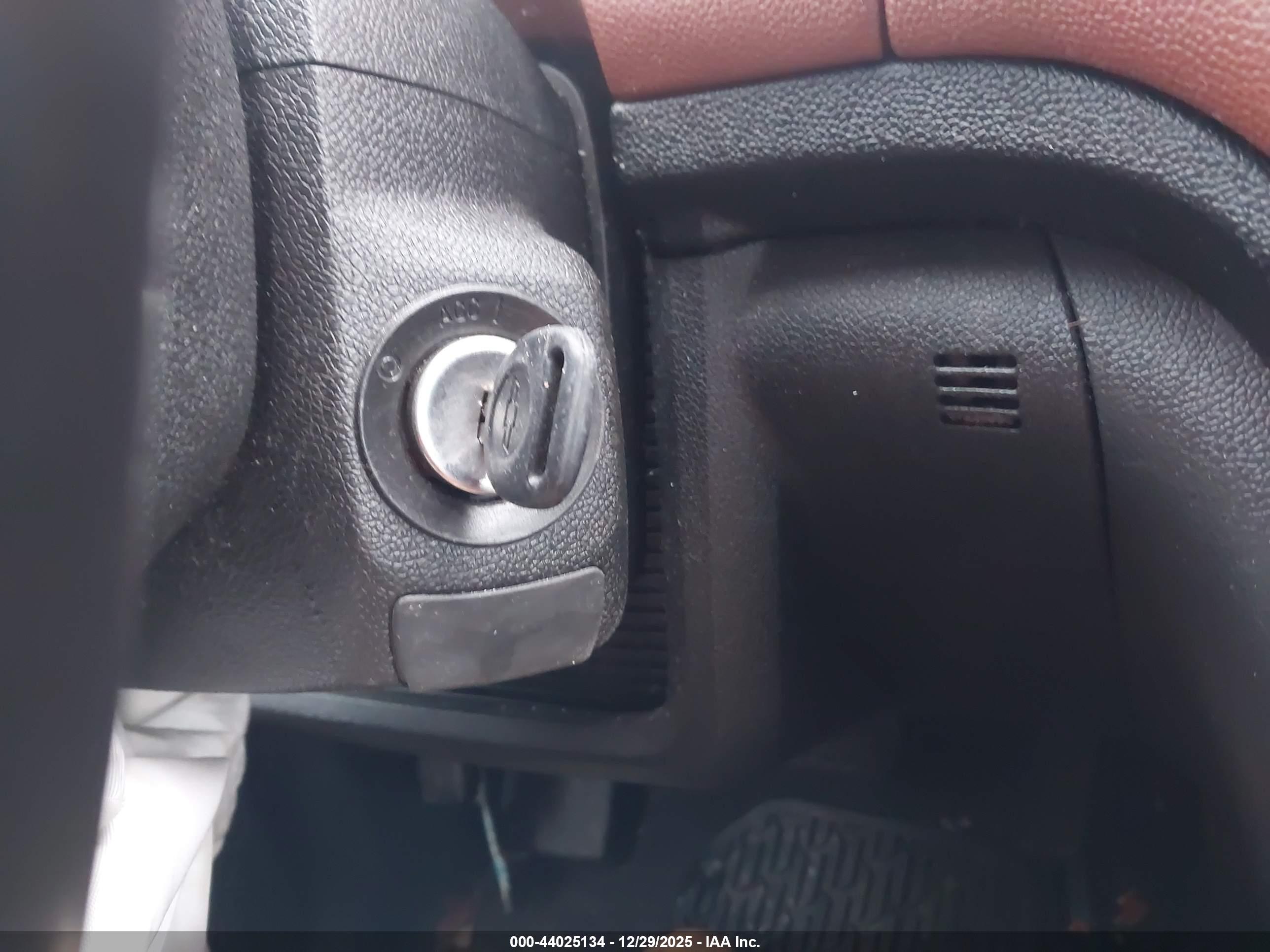 CHEVROLET TRAVERSE image 11