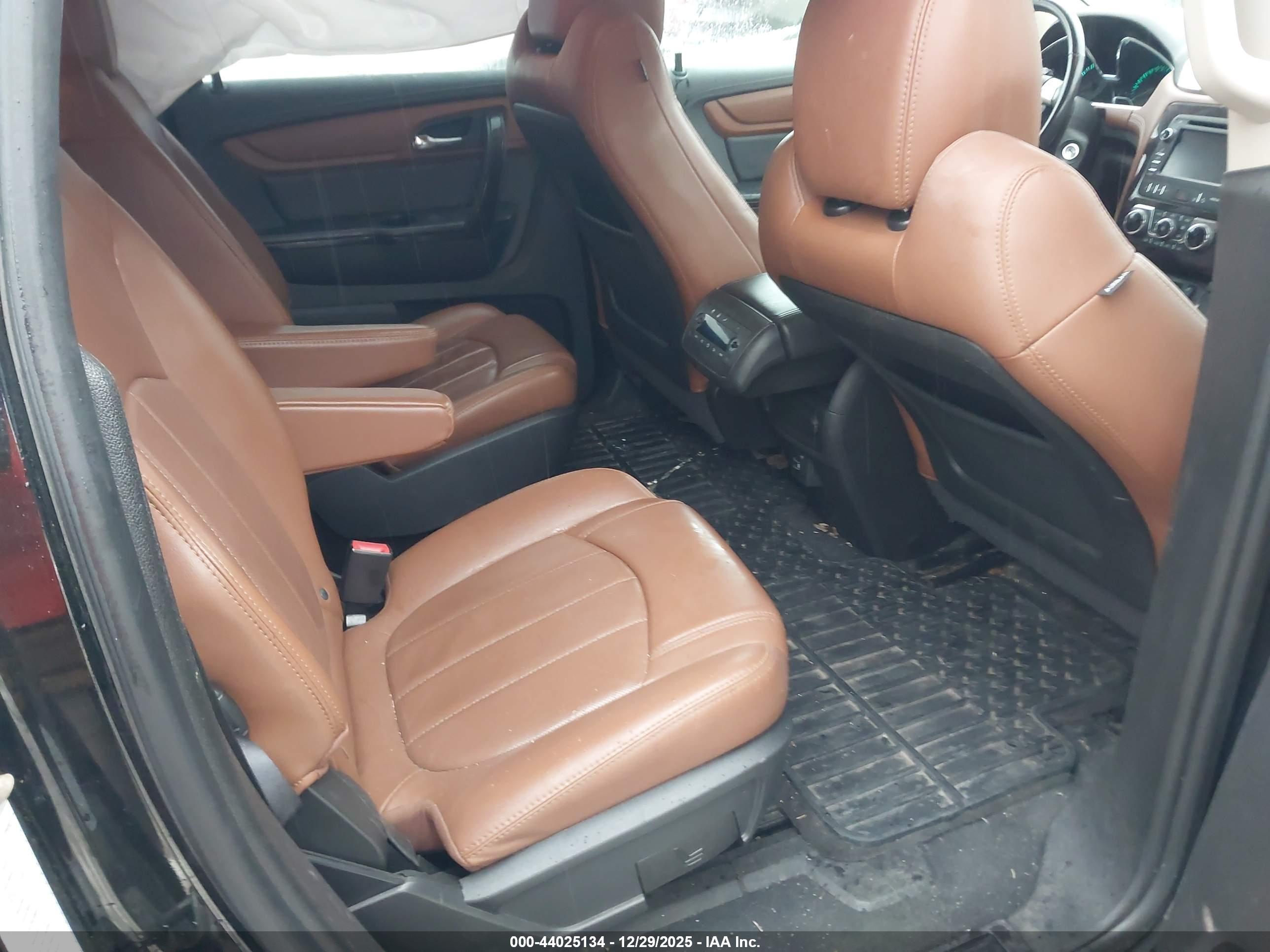 CHEVROLET TRAVERSE image 8