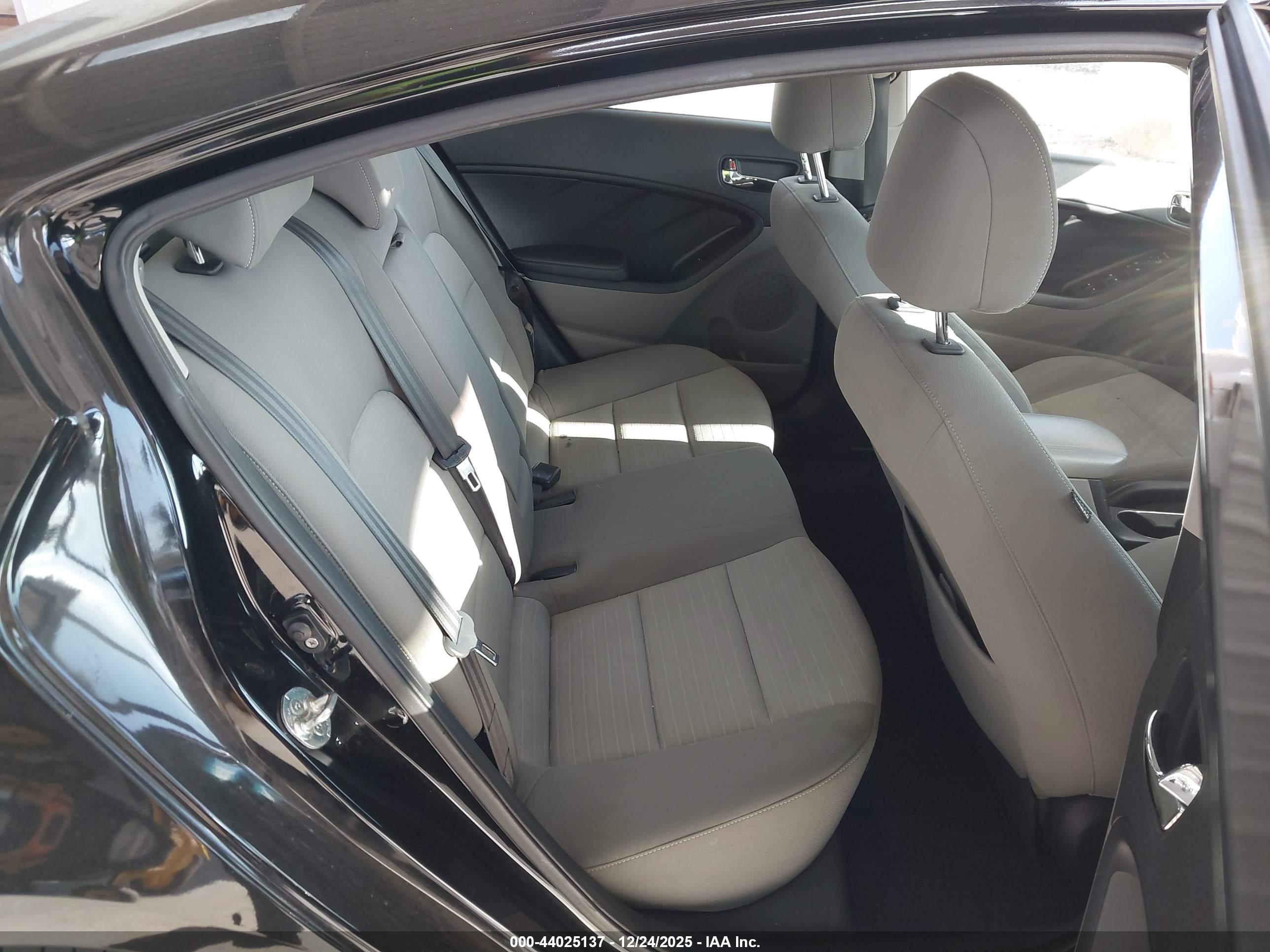 KIA FORTE image 8