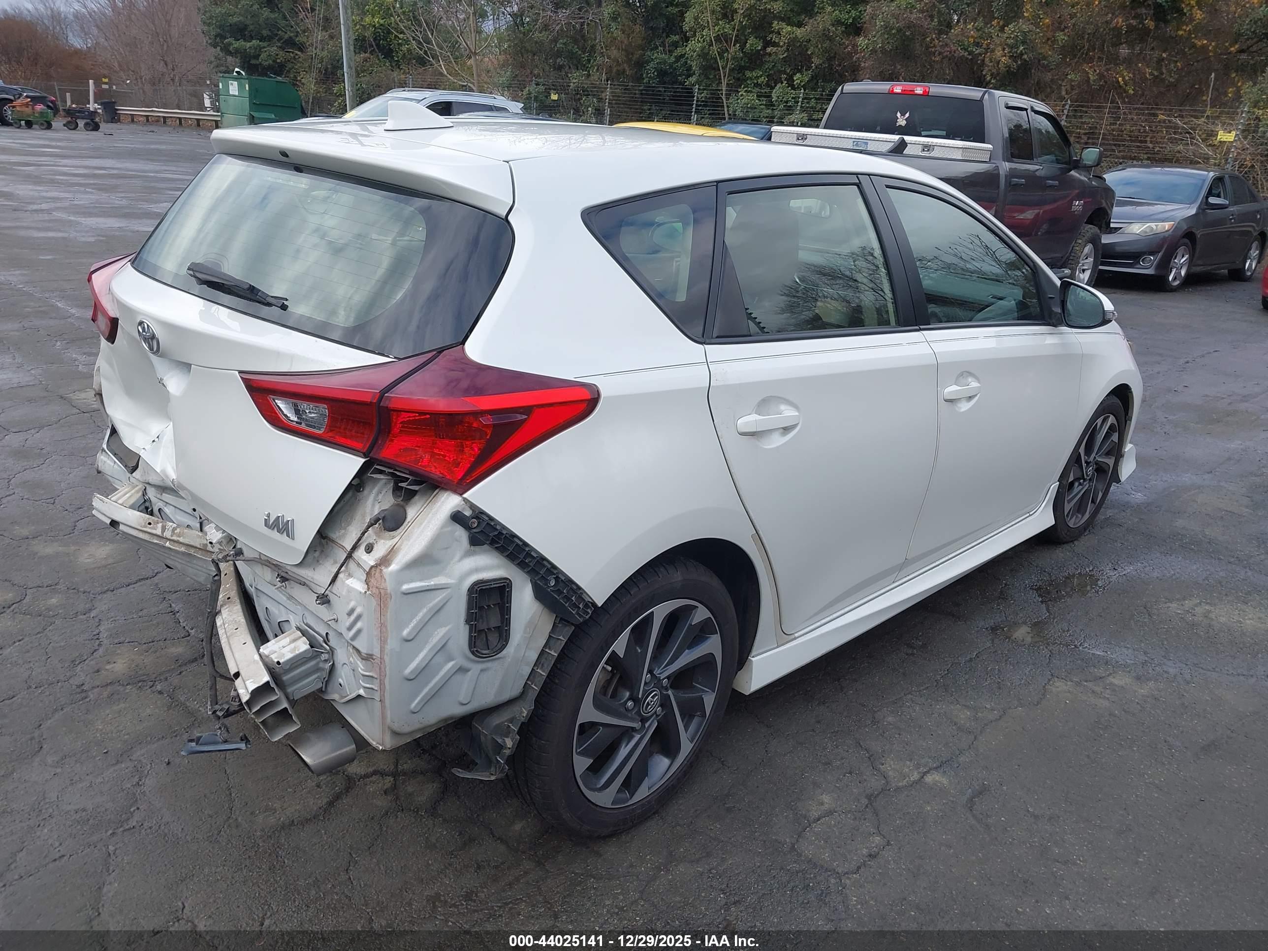 TOYOTA COROLLA image 4