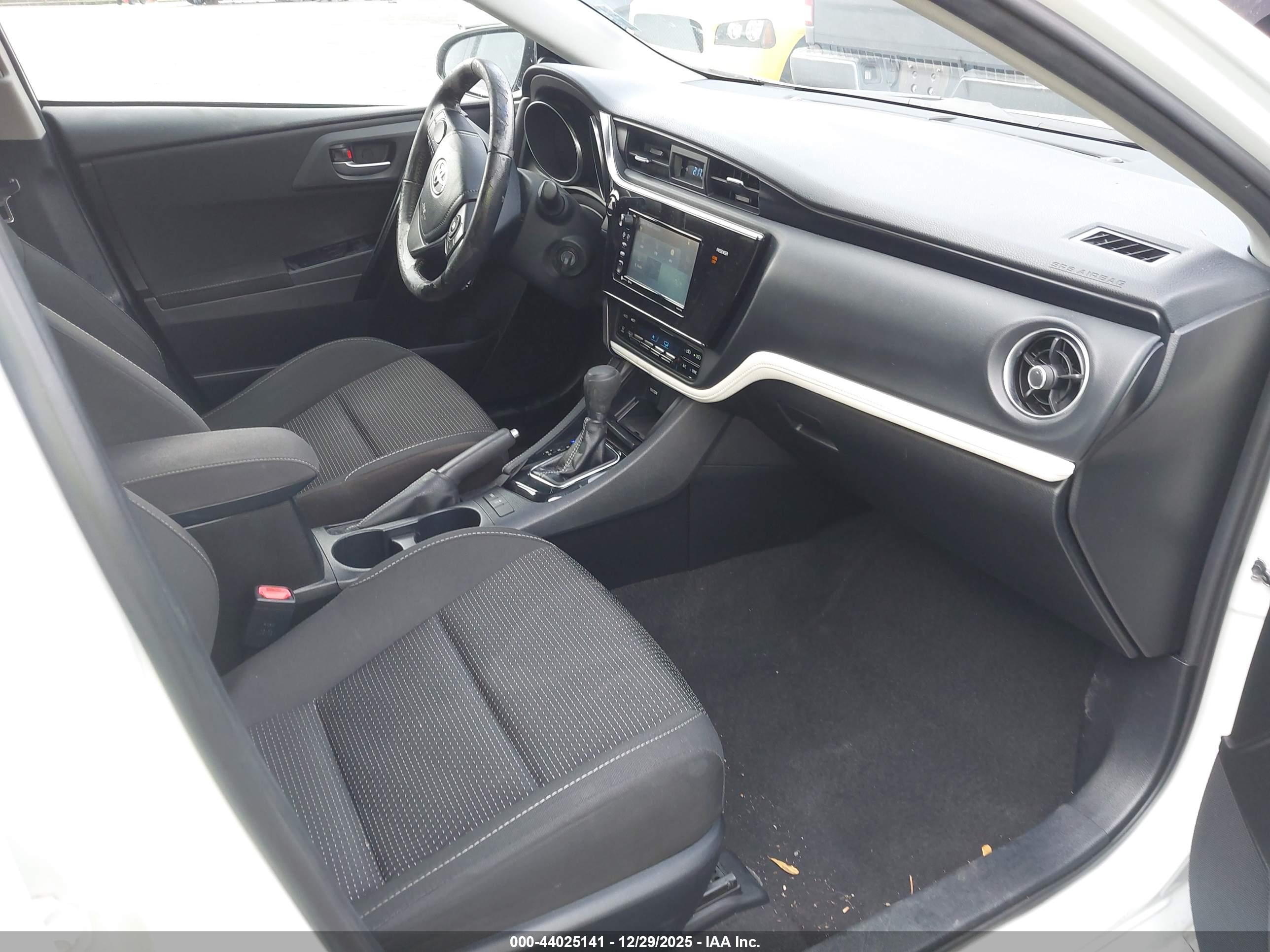 TOYOTA COROLLA image 5